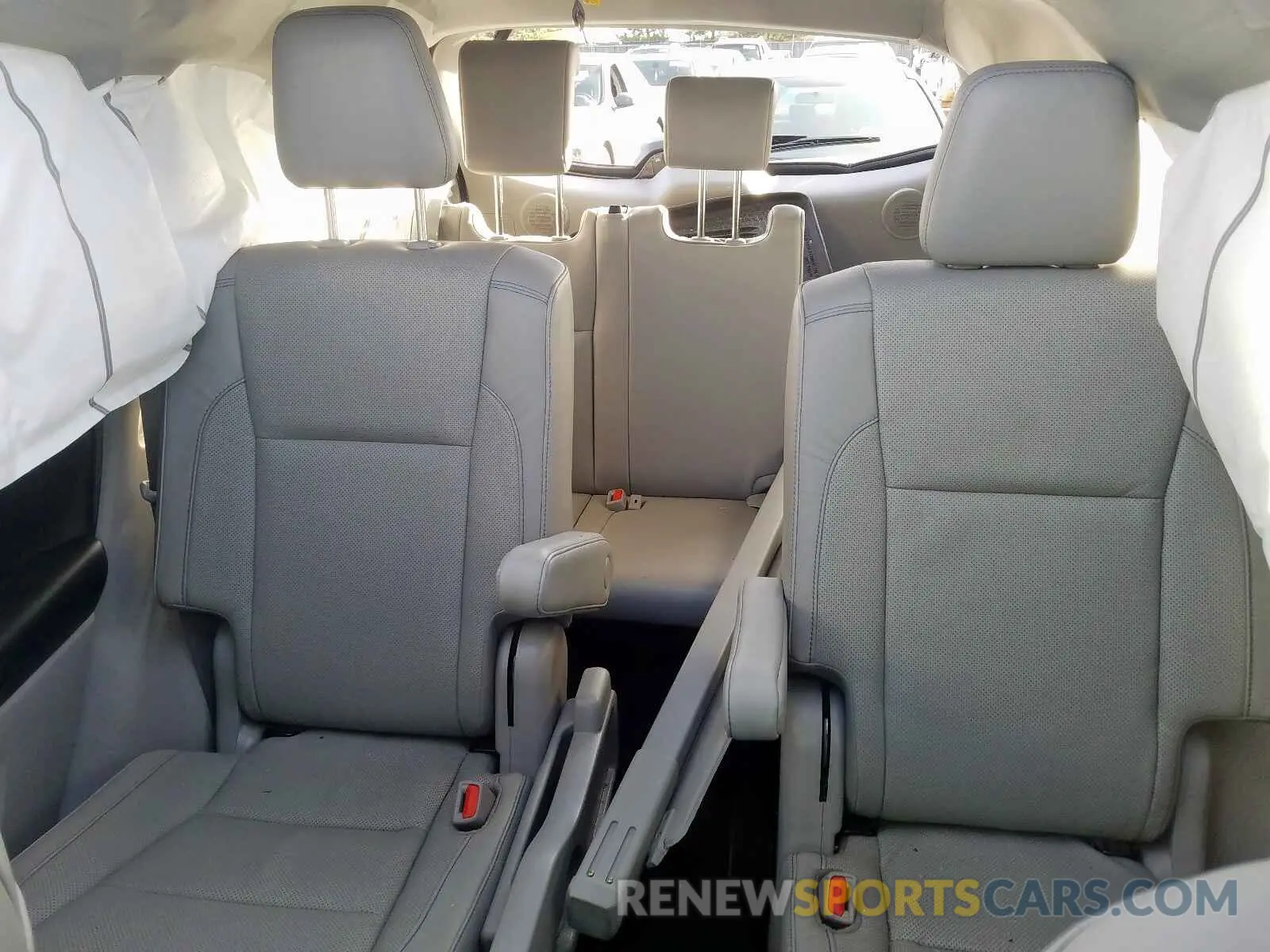 6 Photograph of a damaged car 5TDDGRFHXKS069230 TOYOTA HIGHLANDER 2019