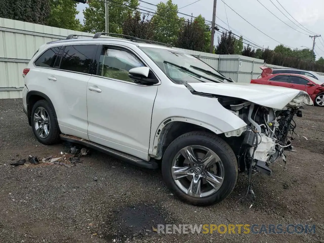4 Photograph of a damaged car 5TDDZRFH0KS915715 TOYOTA HIGHLANDER 2019