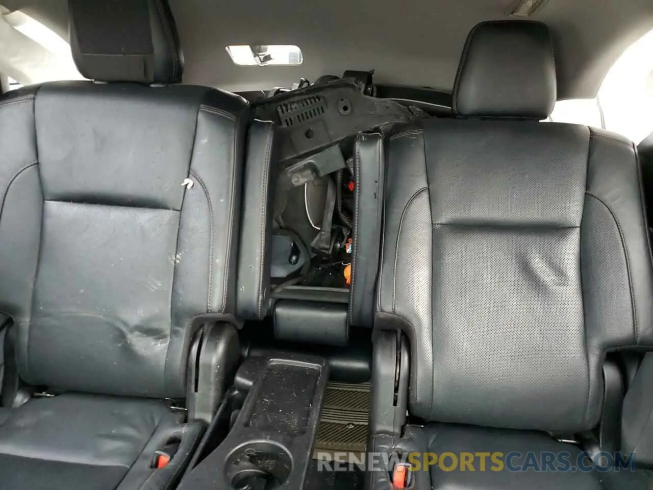 10 Фотография поврежденного автомобиля 5TDDZRFH0KS954644 TOYOTA HIGHLANDER 2019
