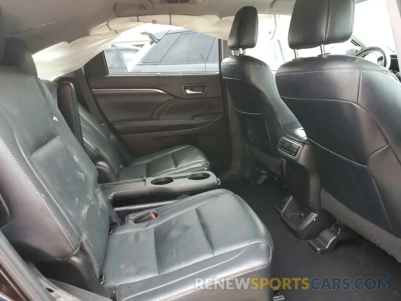 11 Фотография поврежденного автомобиля 5TDDZRFH0KS954644 TOYOTA HIGHLANDER 2019