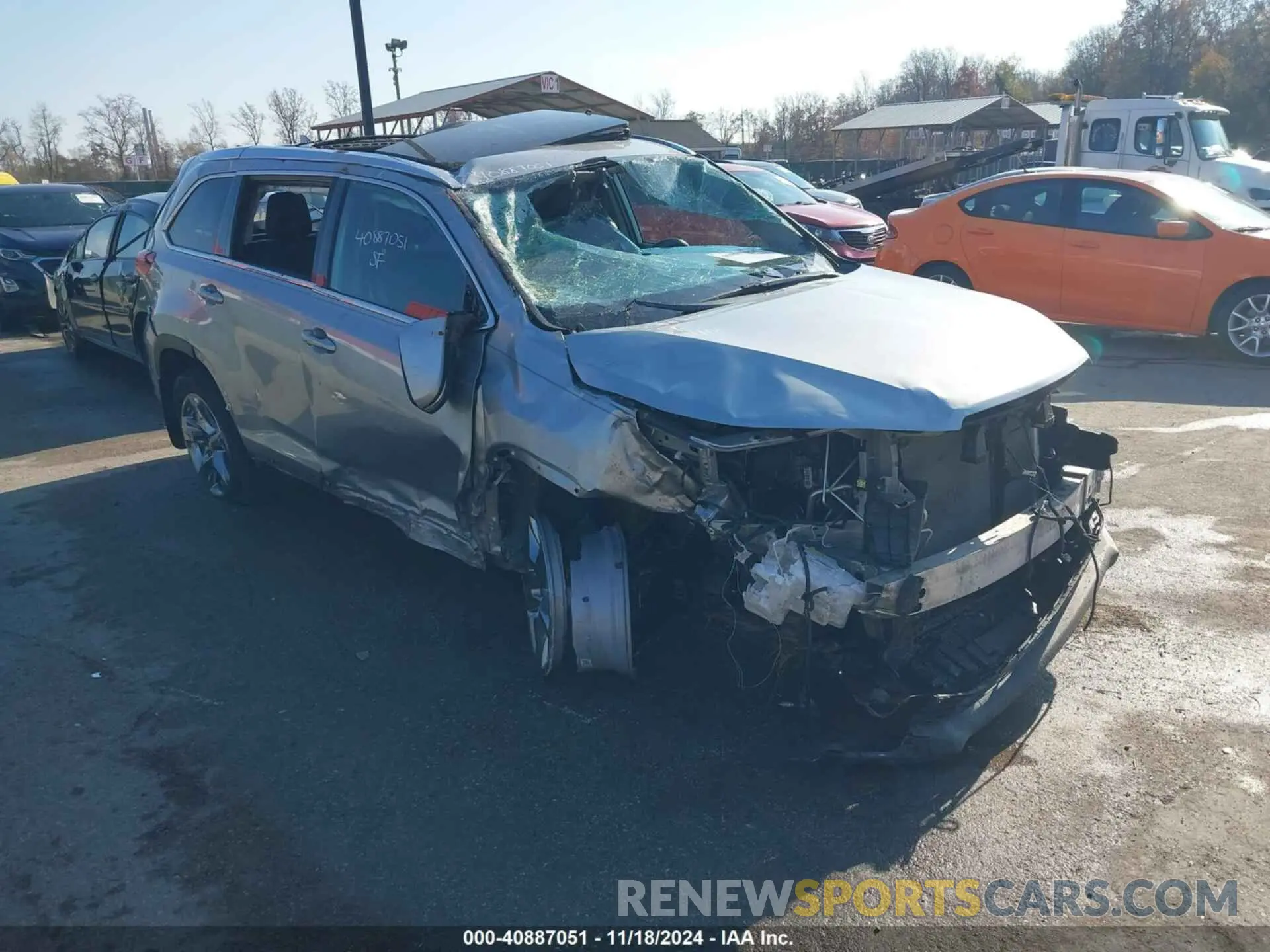 1 Photograph of a damaged car 5TDDZRFH0KS965479 TOYOTA HIGHLANDER 2019
