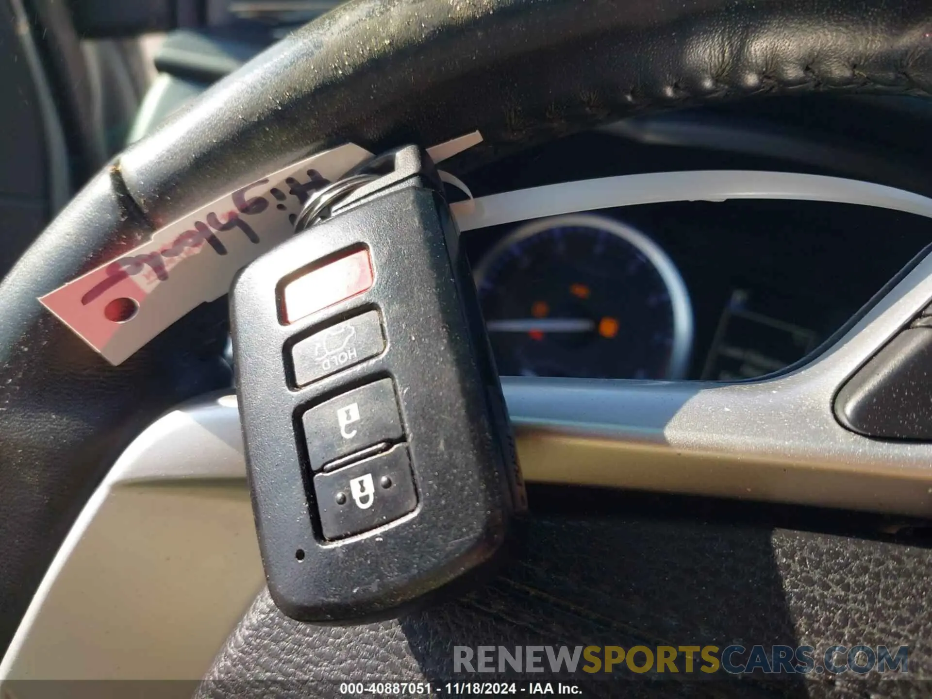 11 Photograph of a damaged car 5TDDZRFH0KS965479 TOYOTA HIGHLANDER 2019