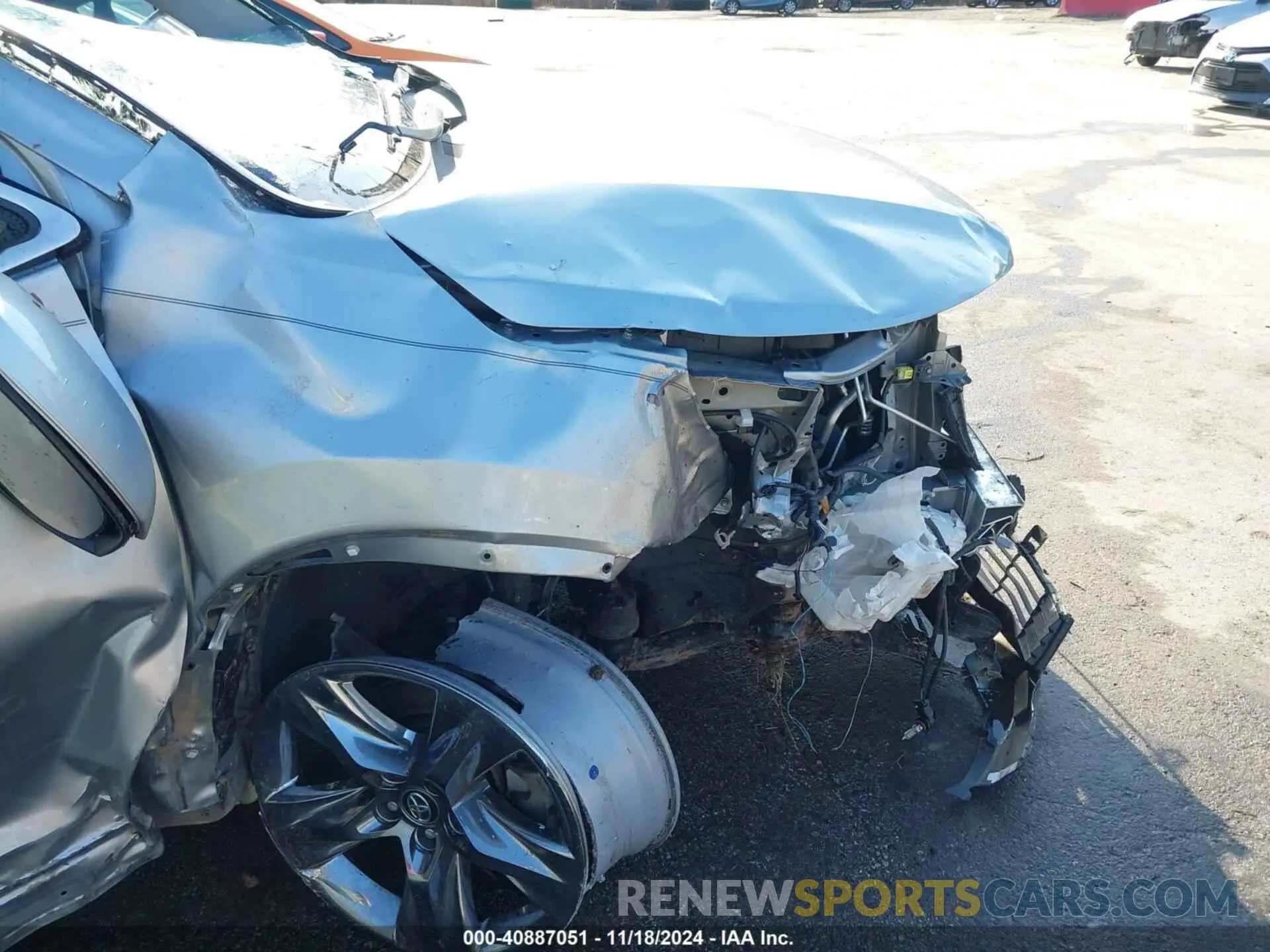 13 Photograph of a damaged car 5TDDZRFH0KS965479 TOYOTA HIGHLANDER 2019