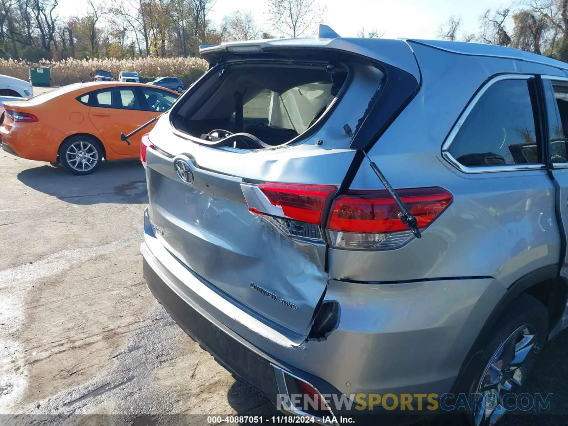 6 Photograph of a damaged car 5TDDZRFH0KS965479 TOYOTA HIGHLANDER 2019