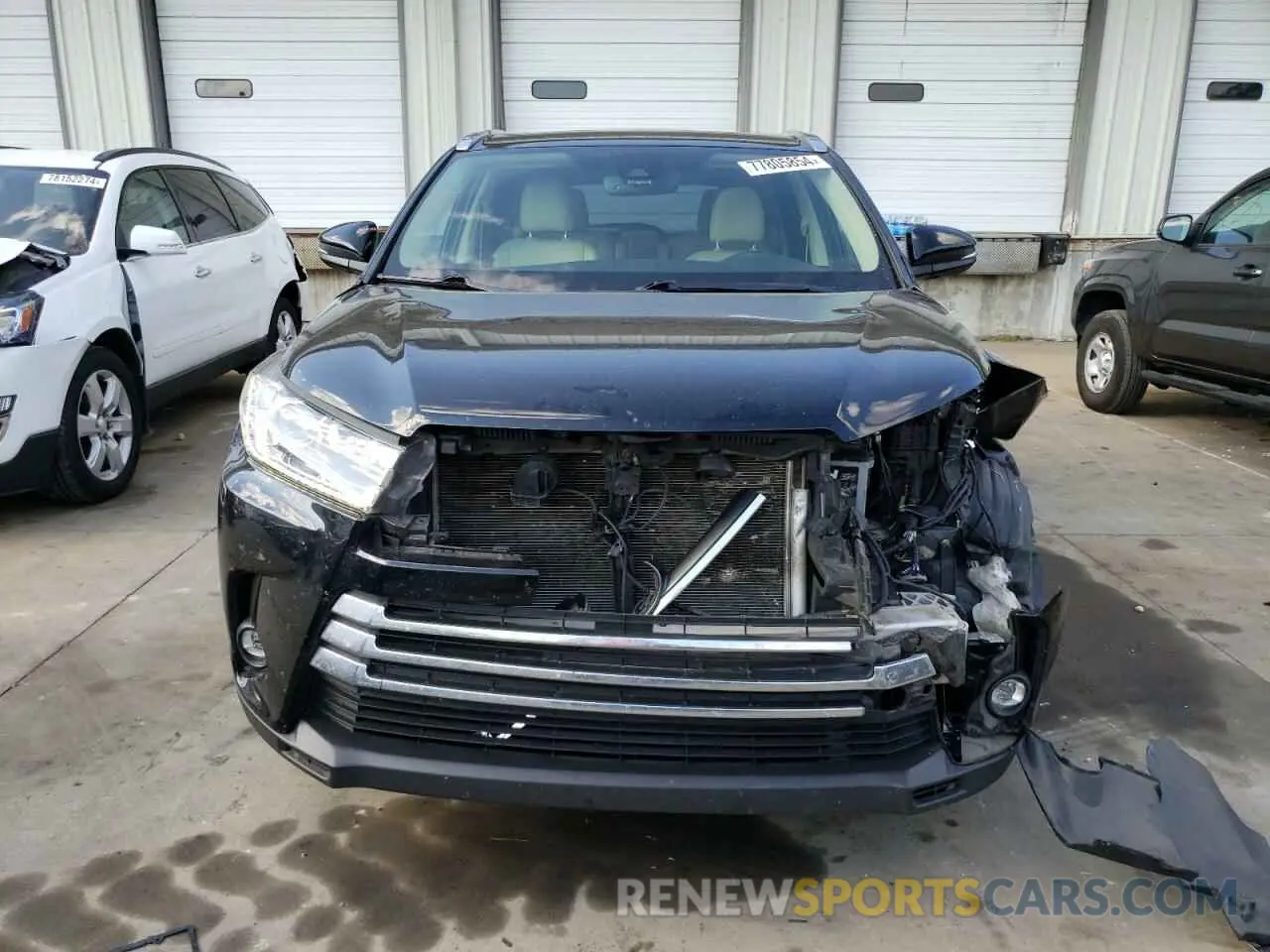 5 Photograph of a damaged car 5TDDZRFH1KS734073 TOYOTA HIGHLANDER 2019