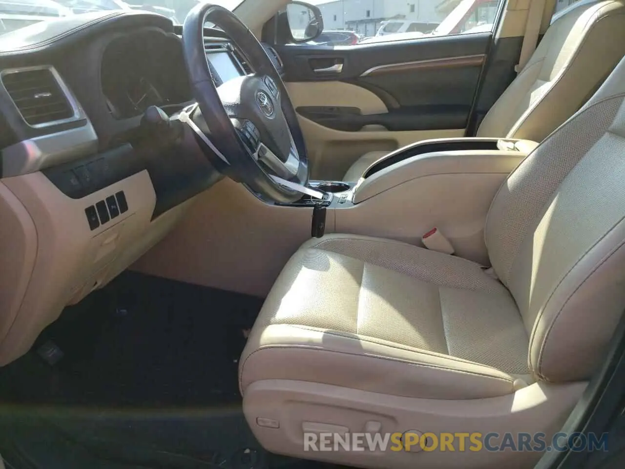 7 Photograph of a damaged car 5TDDZRFH1KS734073 TOYOTA HIGHLANDER 2019