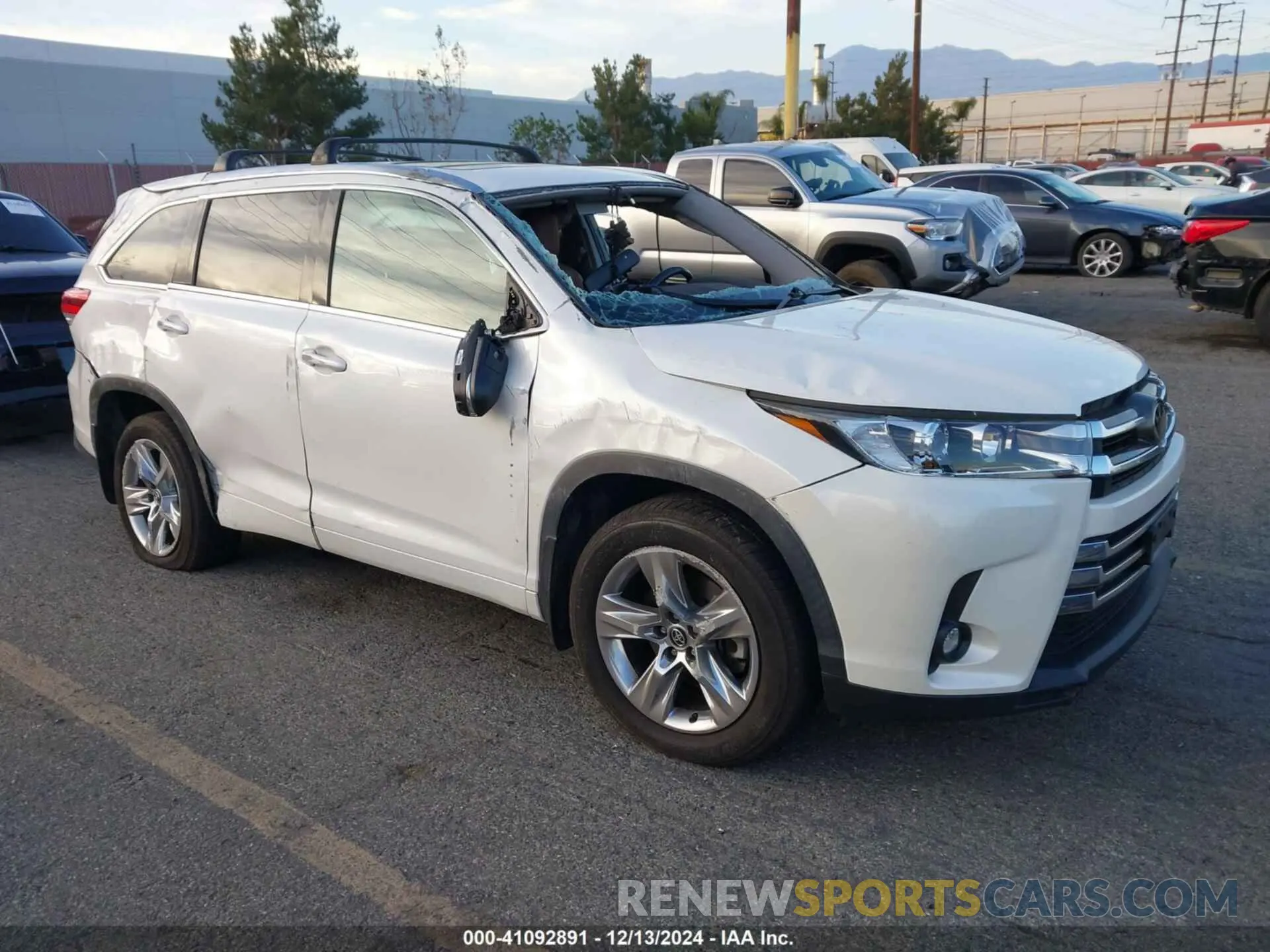 1 Photograph of a damaged car 5TDDZRFH1KS739581 TOYOTA HIGHLANDER 2019