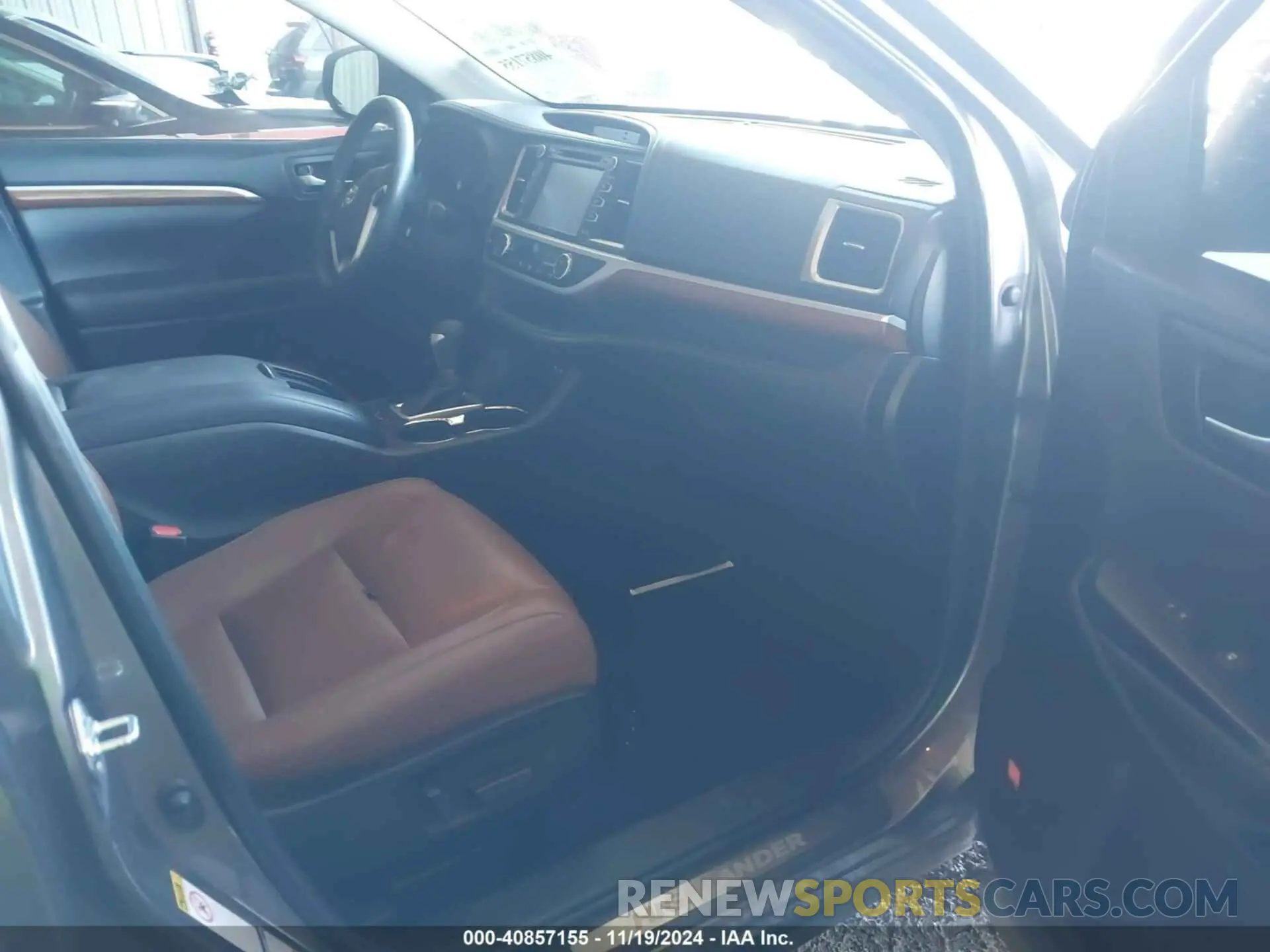 5 Фотография поврежденного автомобиля 5TDDZRFH1KS965121 TOYOTA HIGHLANDER 2019