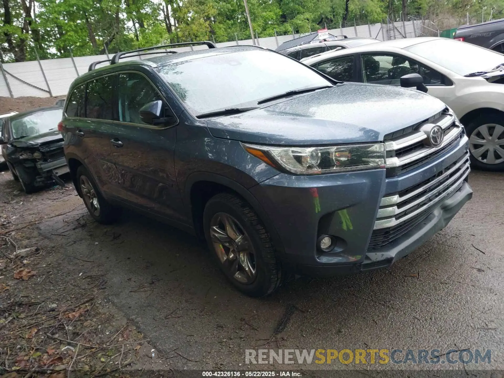 1 Photograph of a damaged car 5TDDZRFH2KS993591 TOYOTA HIGHLANDER 2019