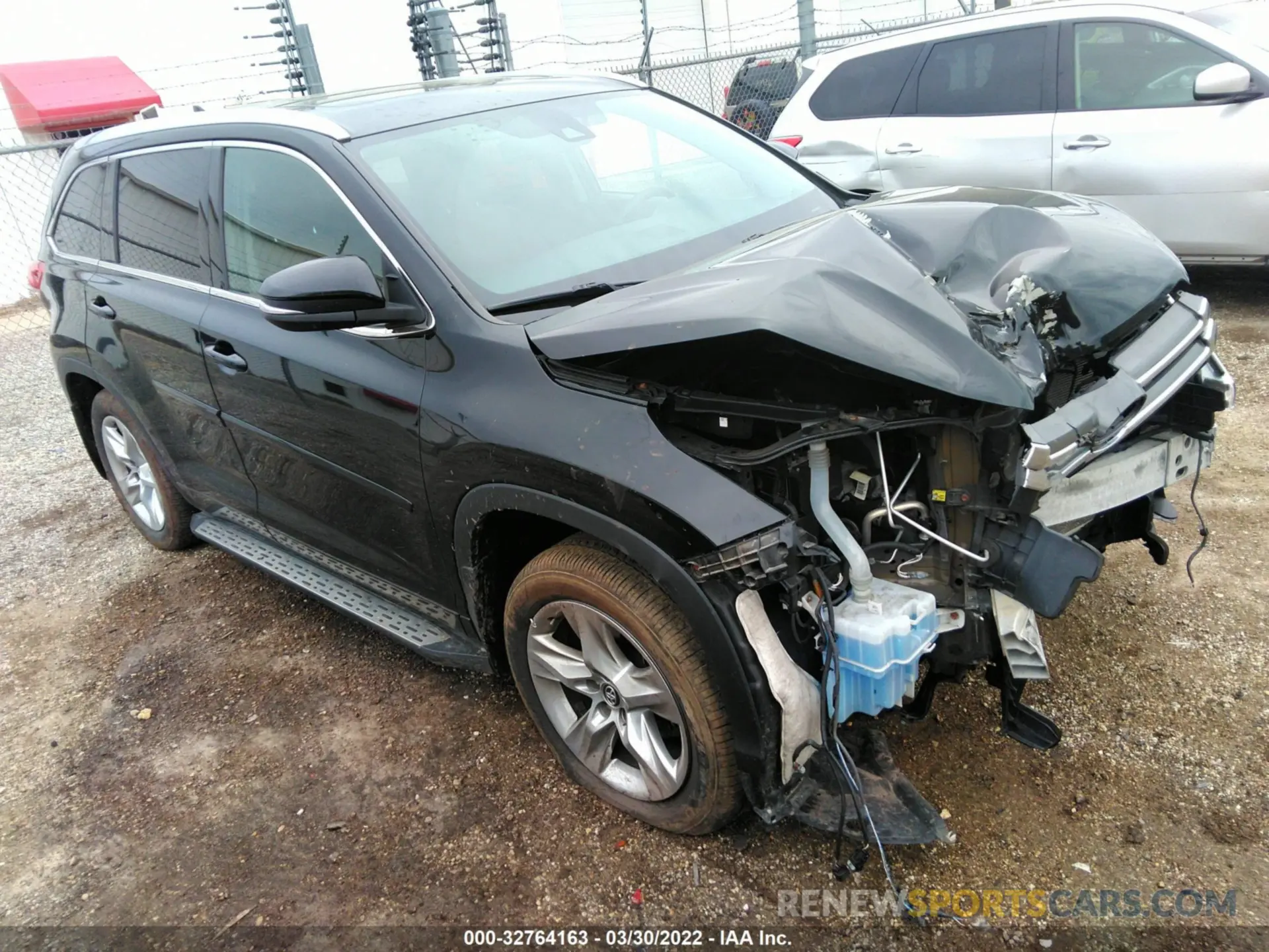 1 Photograph of a damaged car 5TDDZRFH3KS919399 TOYOTA HIGHLANDER 2019