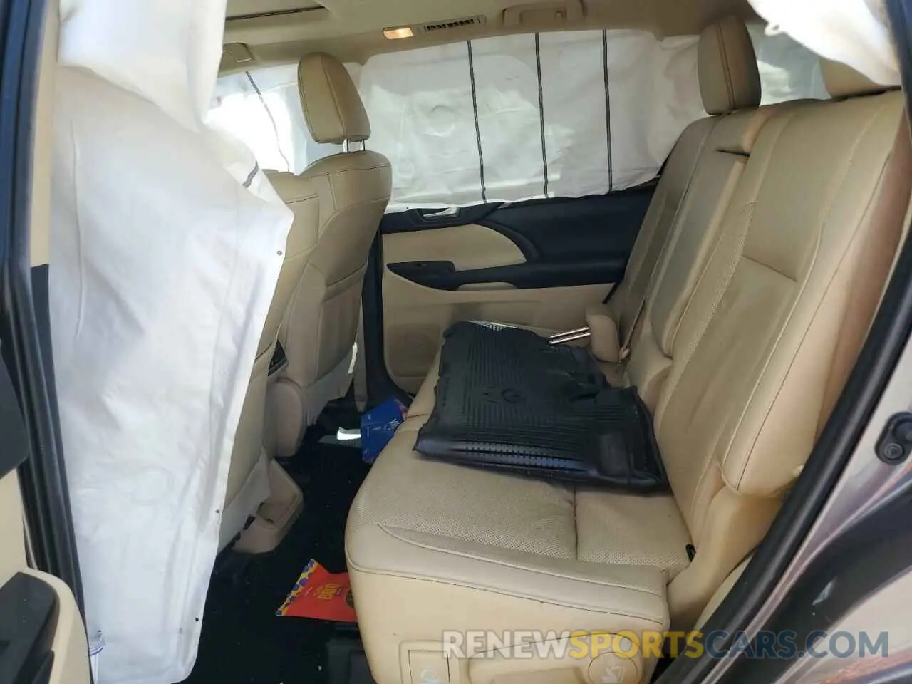 11 Photograph of a damaged car 5TDDZRFH3KS944285 TOYOTA HIGHLANDER 2019
