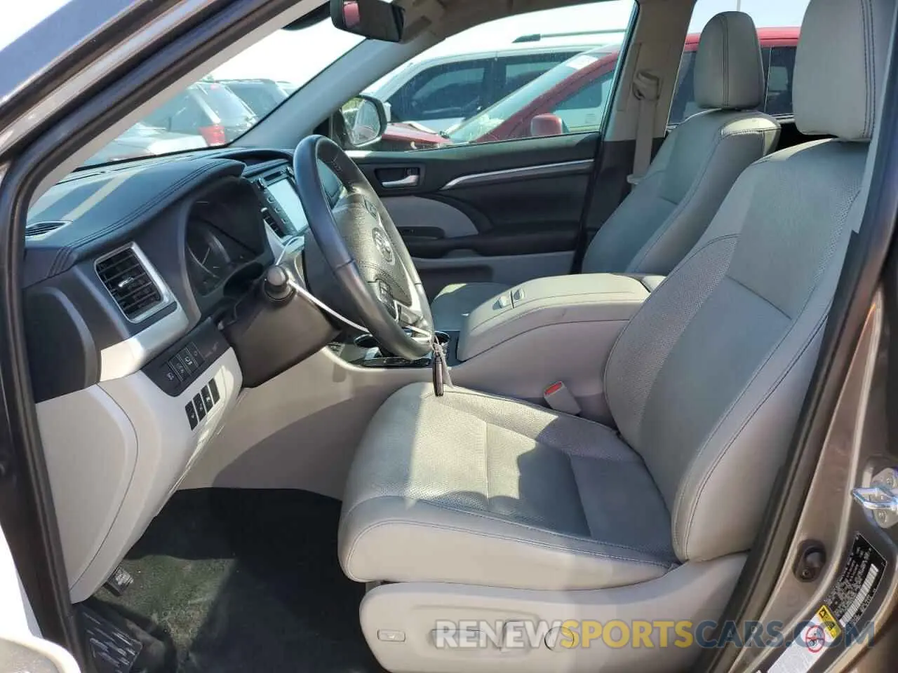 7 Фотография поврежденного автомобиля 5TDDZRFH4KS704923 TOYOTA HIGHLANDER 2019