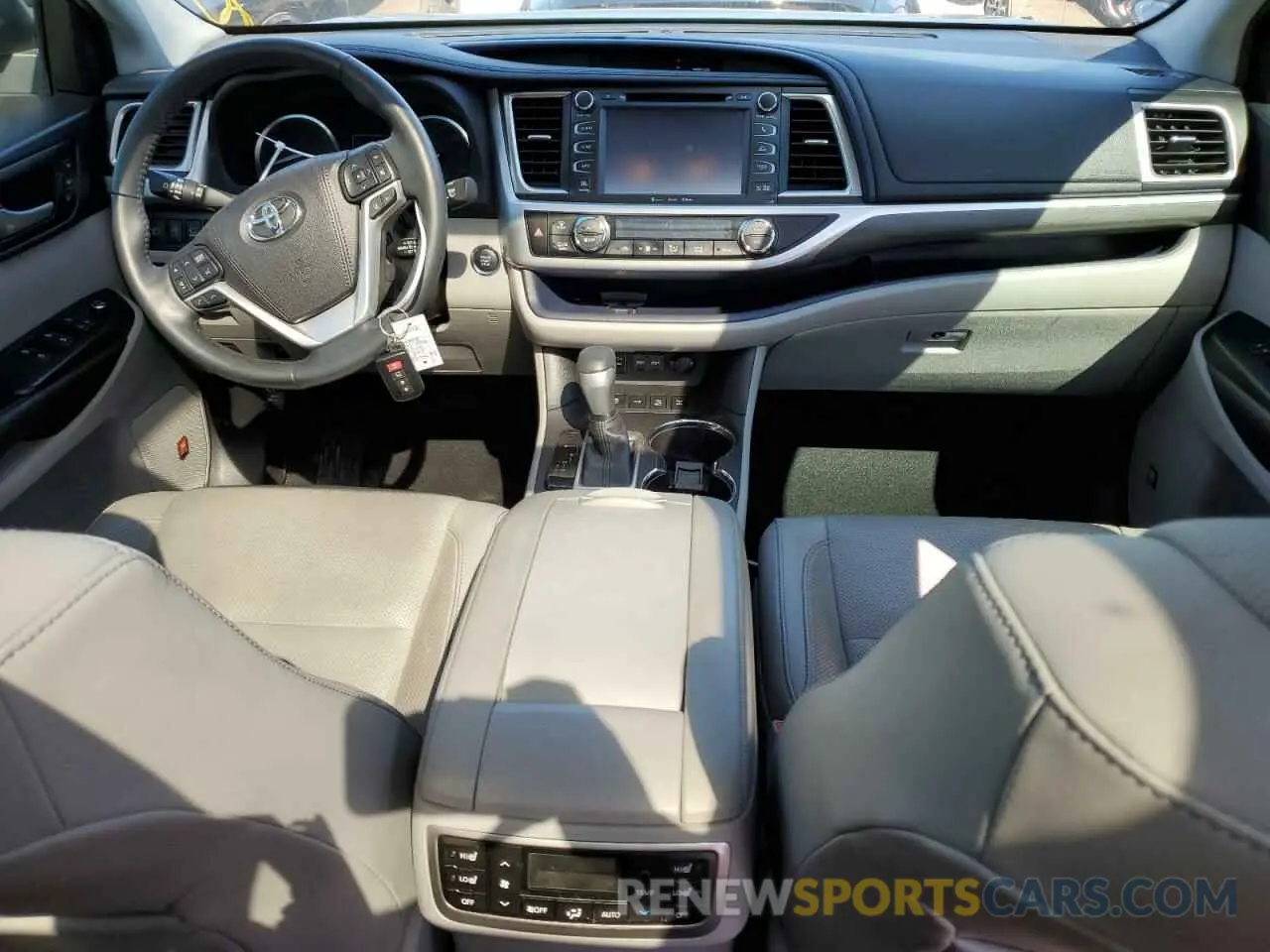 8 Фотография поврежденного автомобиля 5TDDZRFH4KS704923 TOYOTA HIGHLANDER 2019