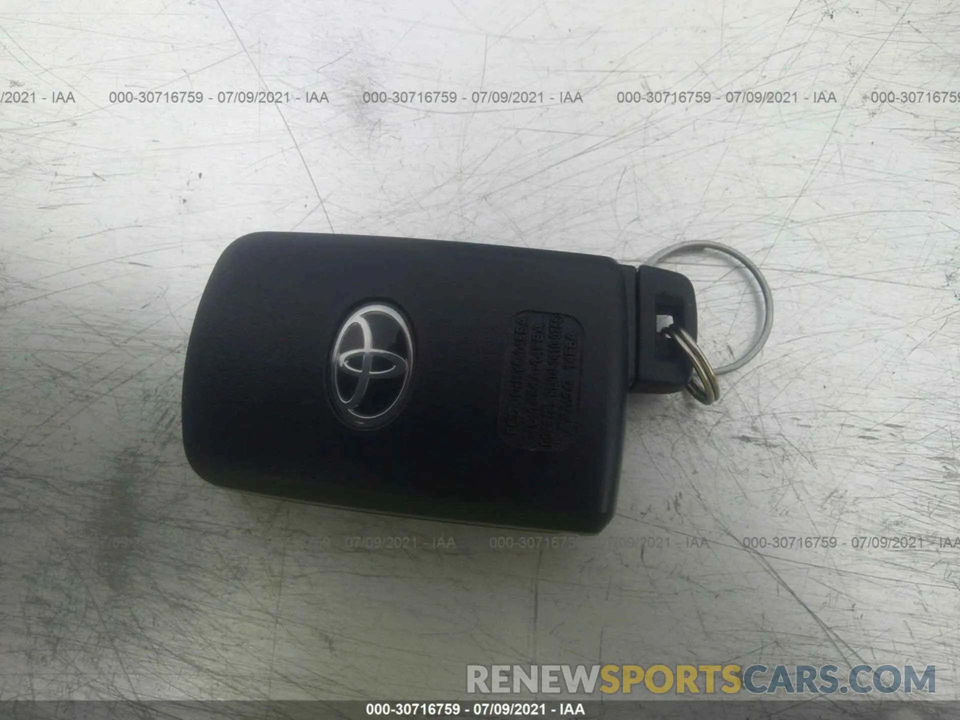 11 Photograph of a damaged car 5TDDZRFH4KS707935 TOYOTA HIGHLANDER 2019