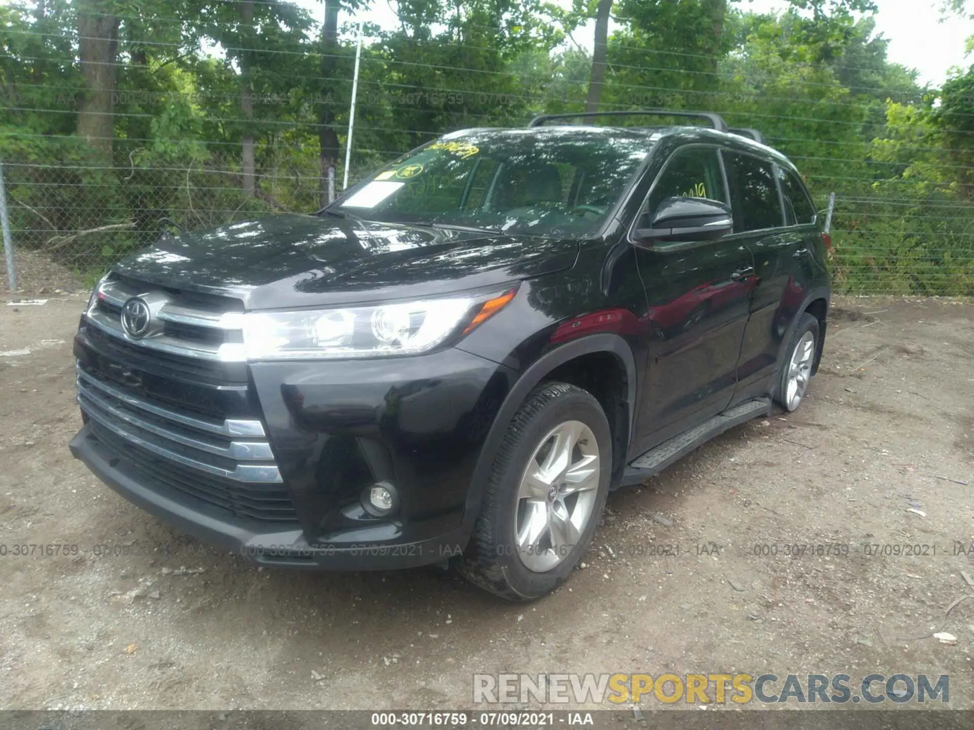 2 Photograph of a damaged car 5TDDZRFH4KS707935 TOYOTA HIGHLANDER 2019