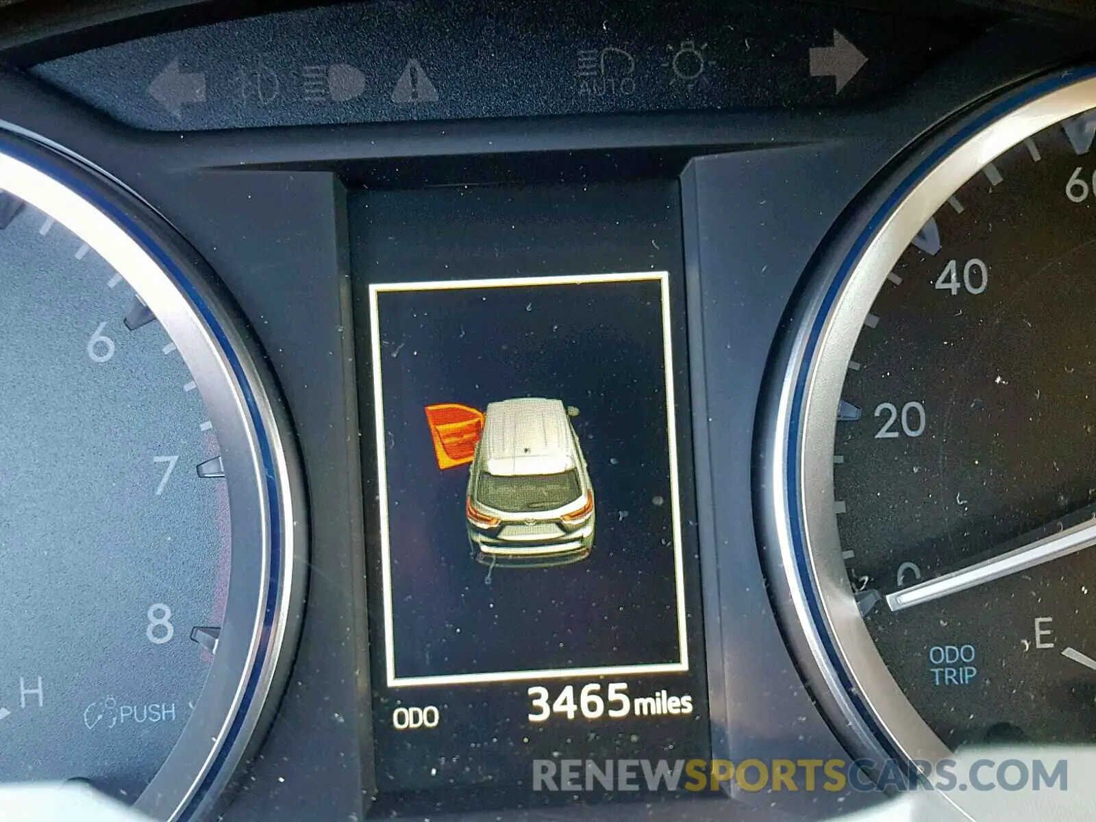 8 Photograph of a damaged car 5TDDZRFH4KS916401 TOYOTA HIGHLANDER 2019