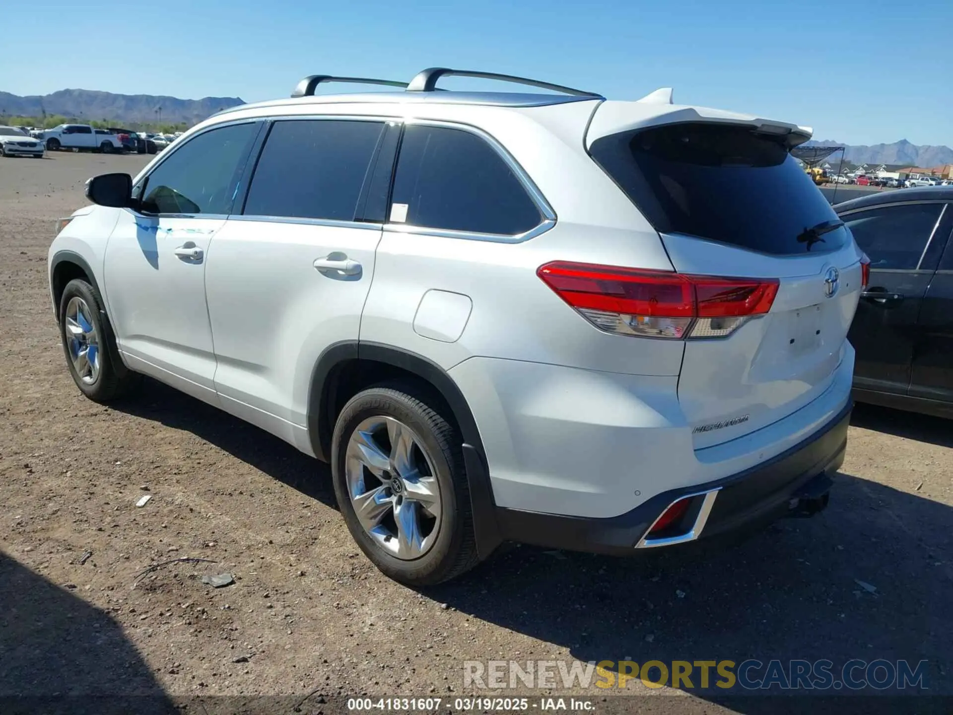 3 Фотография поврежденного автомобиля 5TDDZRFH4KS938317 TOYOTA HIGHLANDER 2019