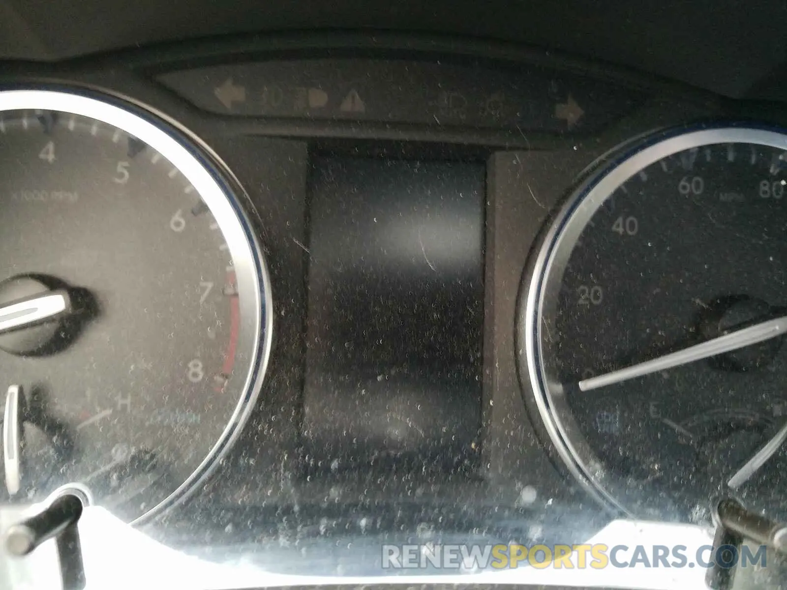 8 Photograph of a damaged car 5TDDZRFH4KS939094 TOYOTA HIGHLANDER 2019