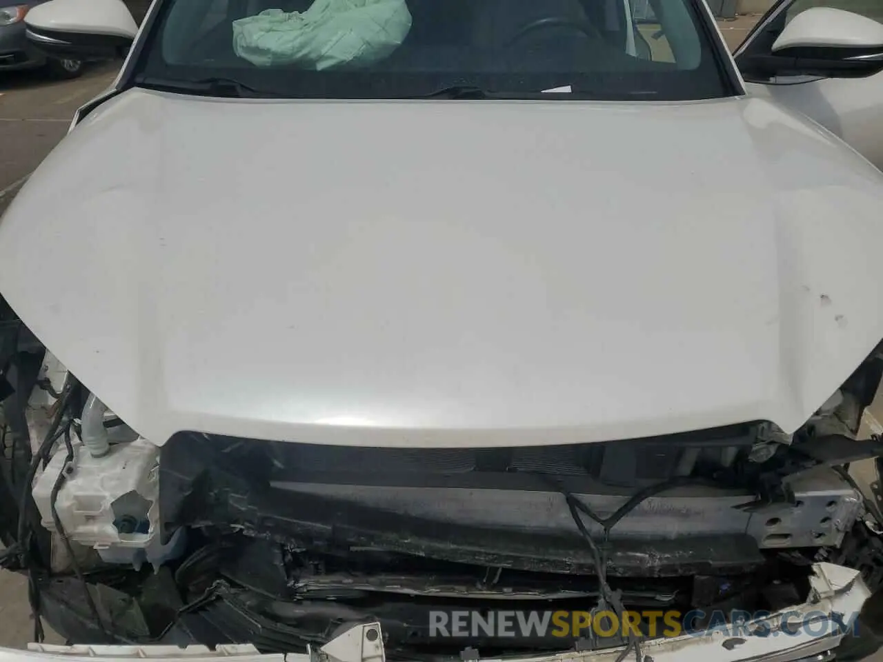 12 Photograph of a damaged car 5TDDZRFH4KS951181 TOYOTA HIGHLANDER 2019