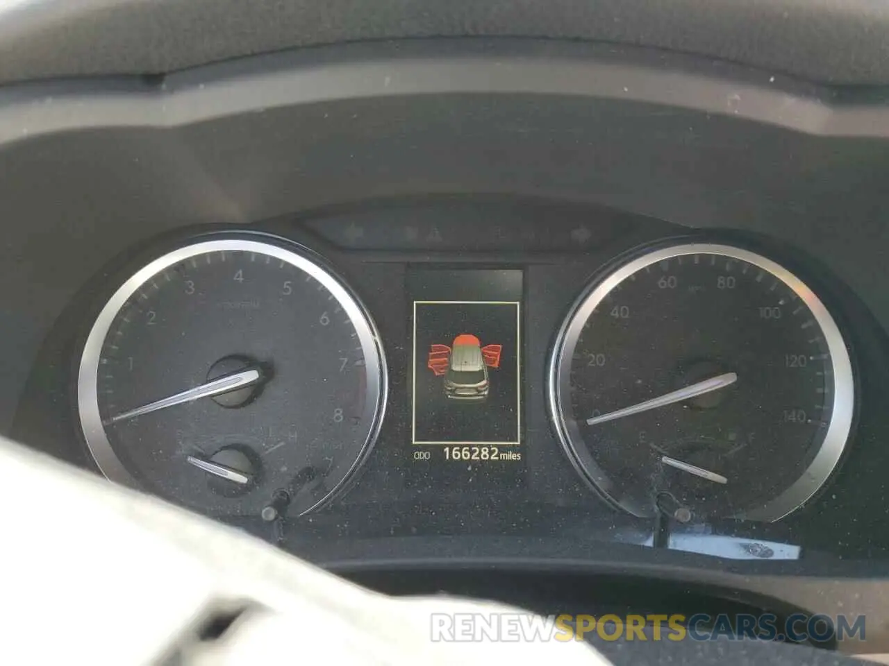 9 Photograph of a damaged car 5TDDZRFH4KS976999 TOYOTA HIGHLANDER 2019