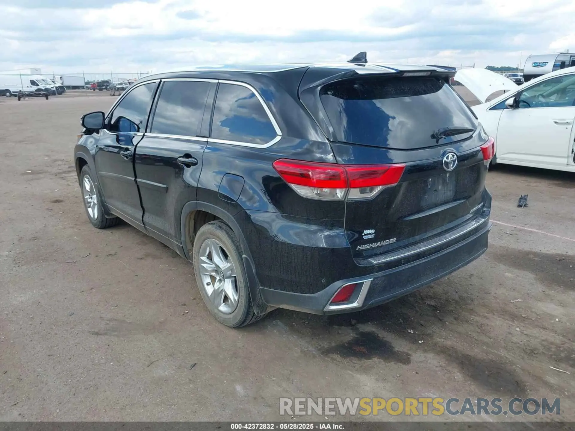 3 Фотография поврежденного автомобиля 5TDDZRFH4KS986867 TOYOTA HIGHLANDER 2019