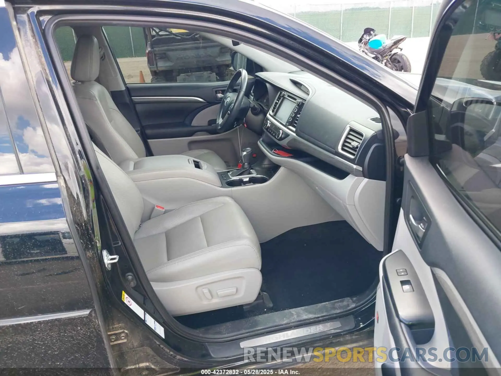 5 Фотография поврежденного автомобиля 5TDDZRFH4KS986867 TOYOTA HIGHLANDER 2019