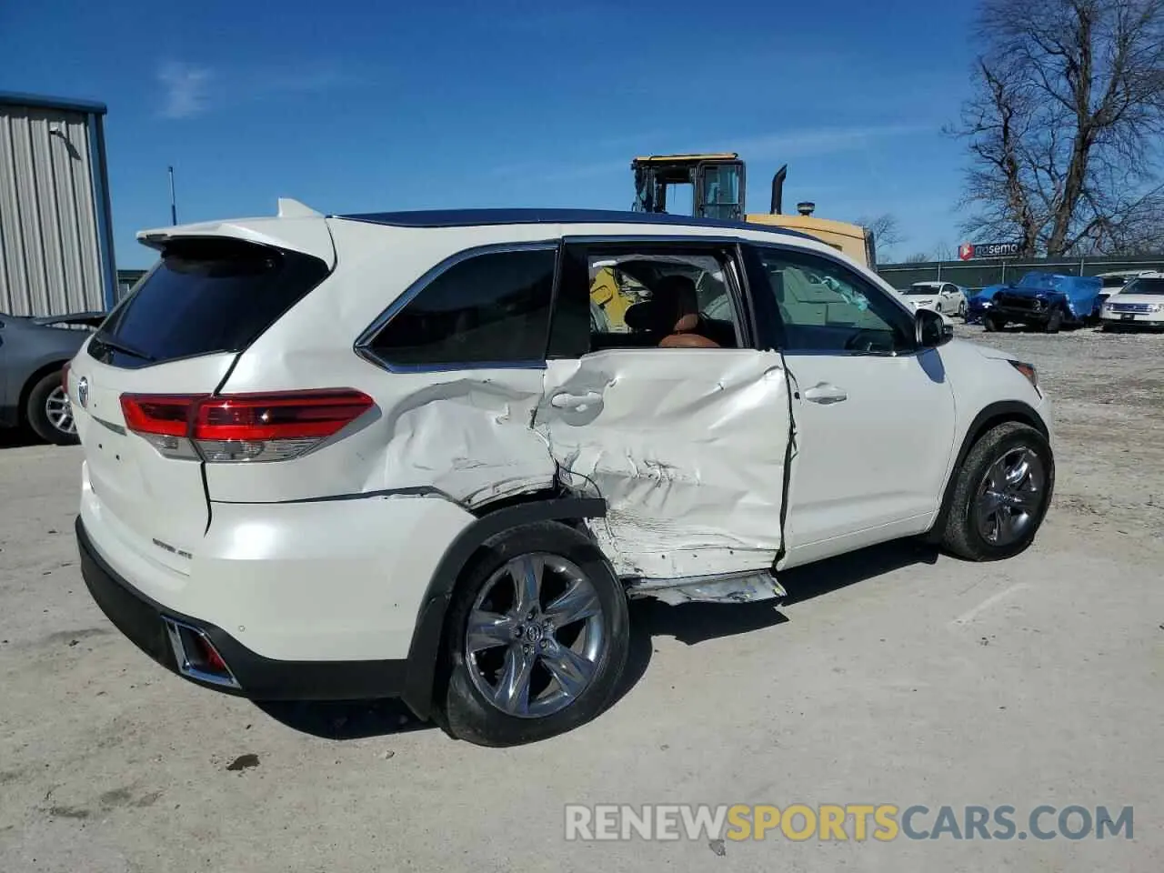 3 Photograph of a damaged car 5TDDZRFH7KS722347 TOYOTA HIGHLANDER 2019
