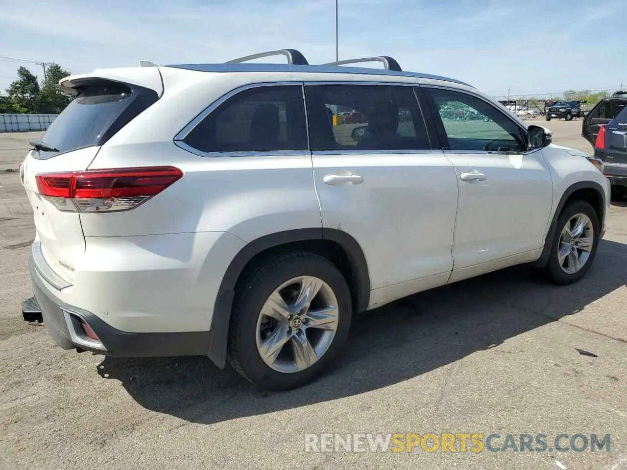 3 Фотография поврежденного автомобиля 5TDDZRFH7KS744204 TOYOTA HIGHLANDER 2019