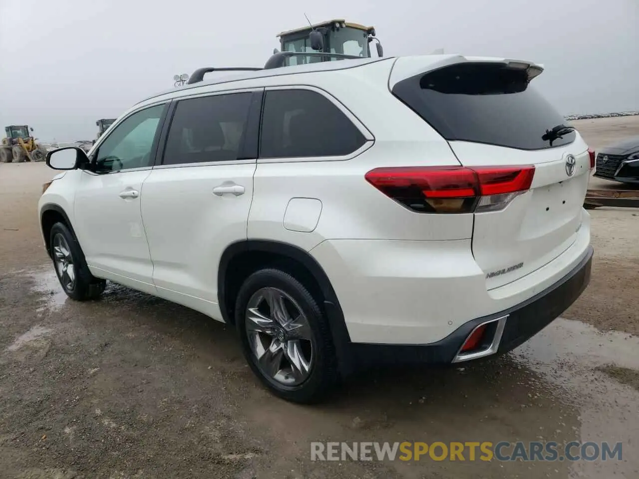 3 Photograph of a damaged car 5TDDZRFH8KS727072 TOYOTA HIGHLANDER 2019
