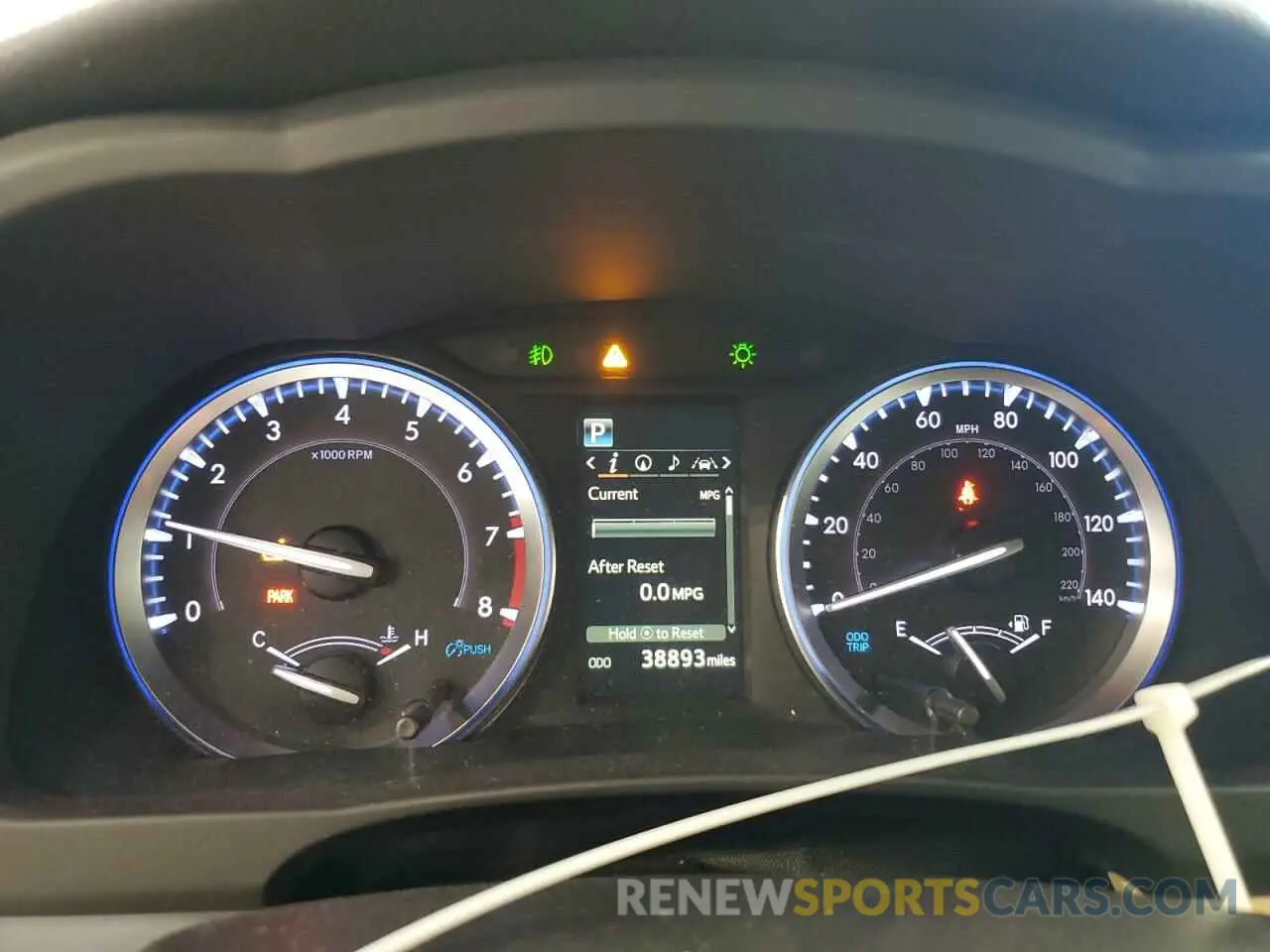 9 Photograph of a damaged car 5TDDZRFH8KS984040 TOYOTA HIGHLANDER 2019
