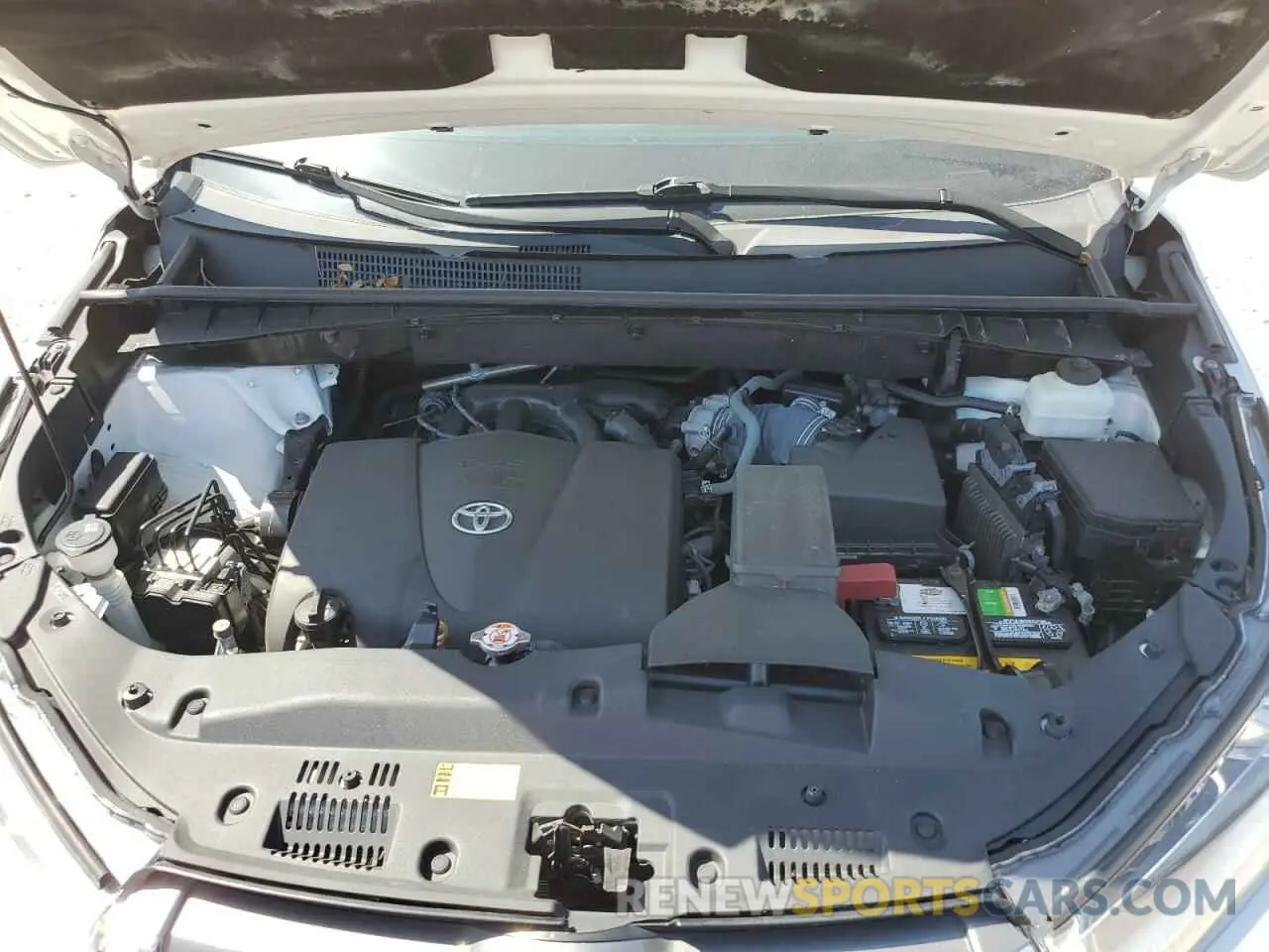12 Photograph of a damaged car 5TDDZRFH8KS984412 TOYOTA HIGHLANDER 2019