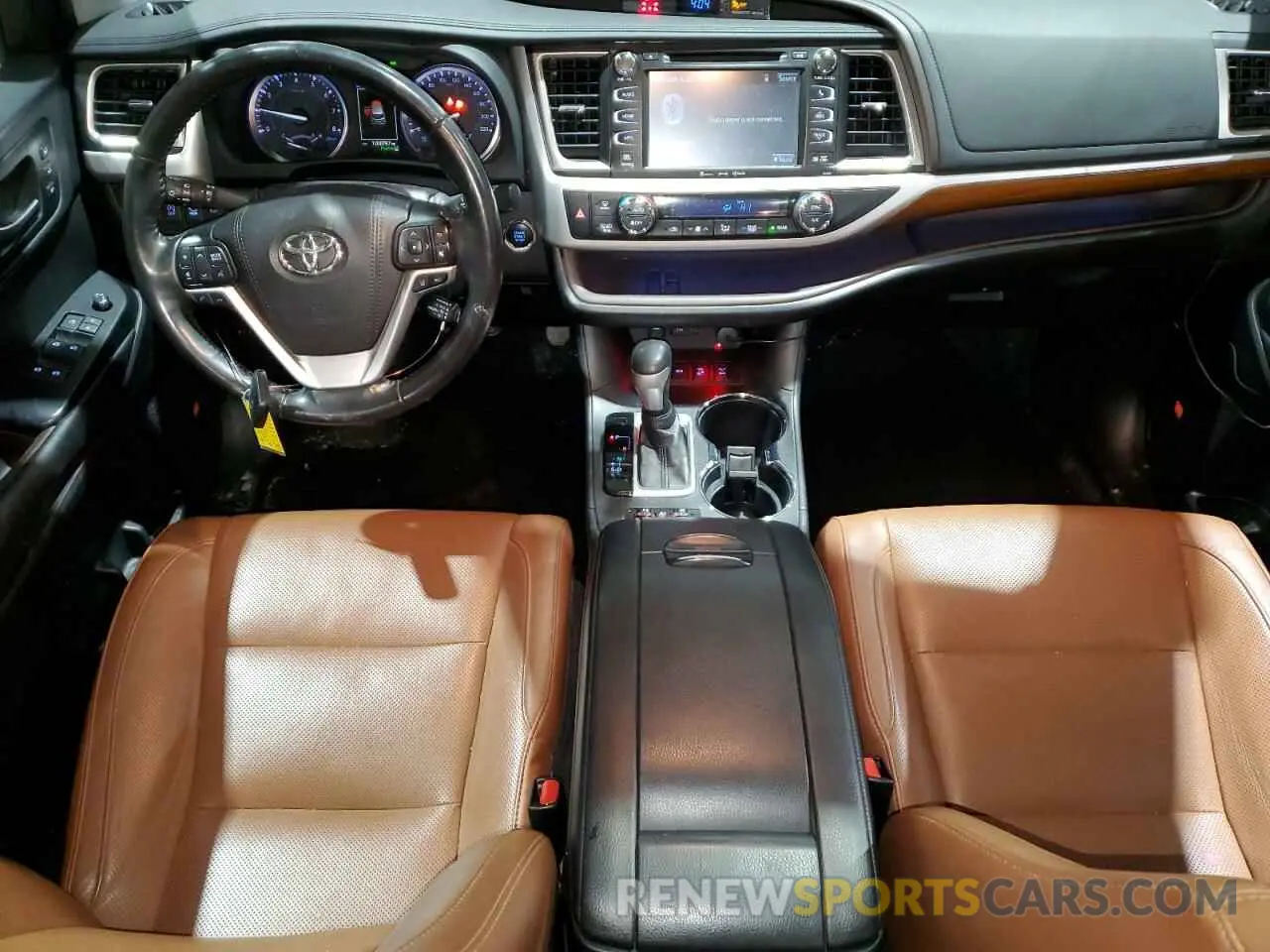 8 Photograph of a damaged car 5TDDZRFH8KS991862 TOYOTA HIGHLANDER 2019