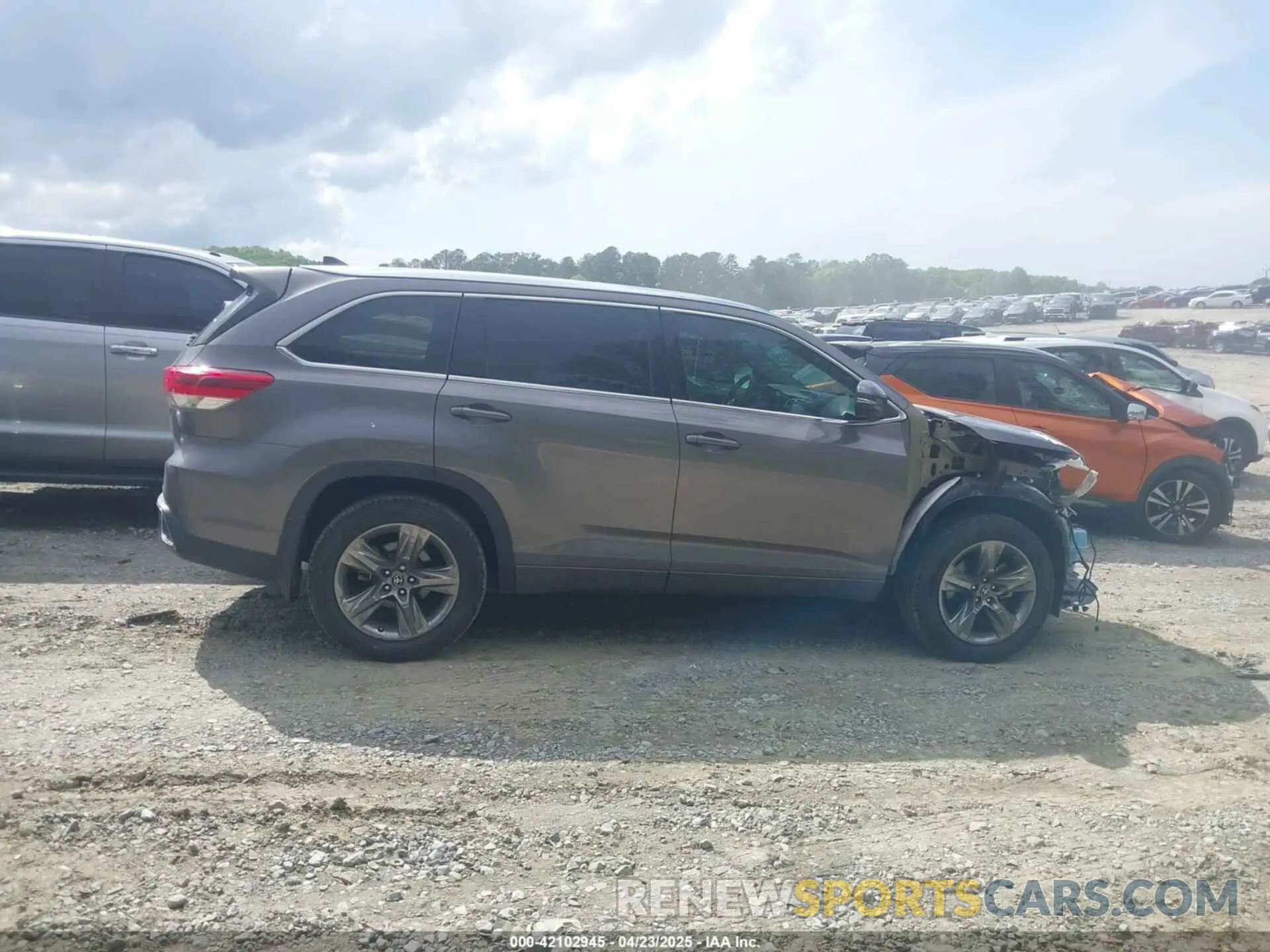 13 Фотография поврежденного автомобиля 5TDDZRFH9KS711575 TOYOTA HIGHLANDER 2019