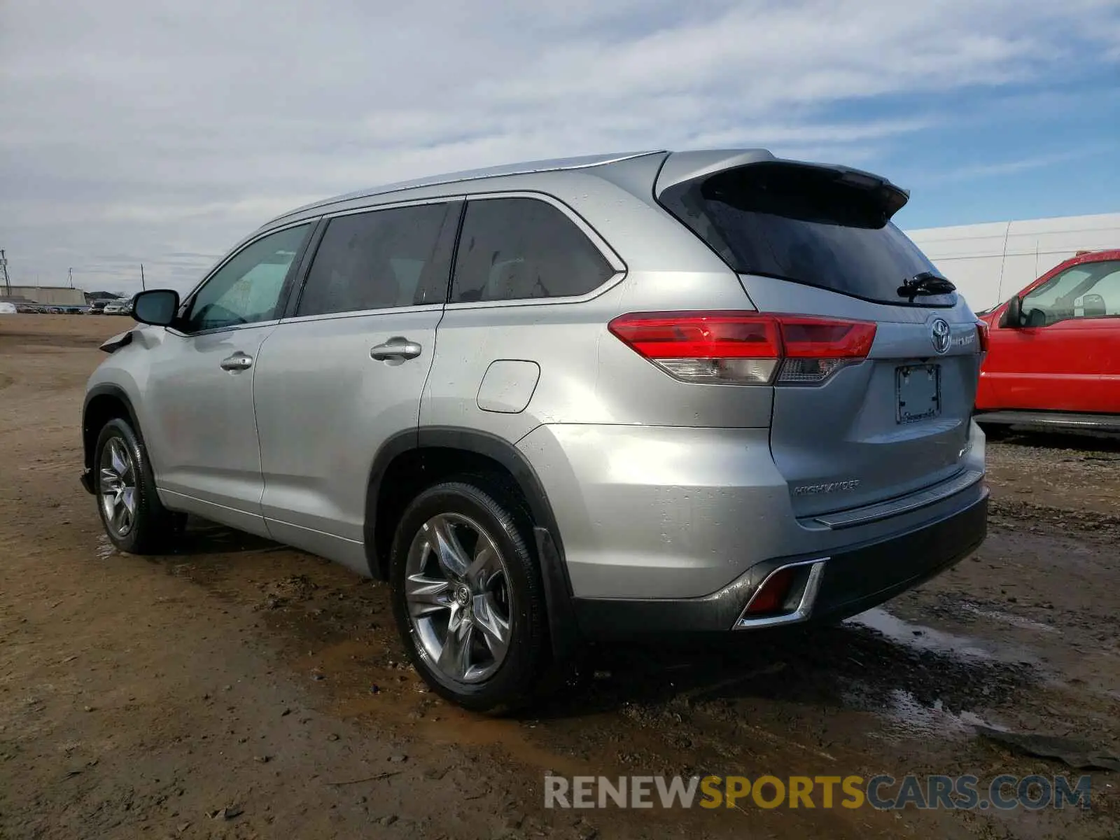 3 Photograph of a damaged car 5TDDZRFH9KS998092 TOYOTA HIGHLANDER 2019