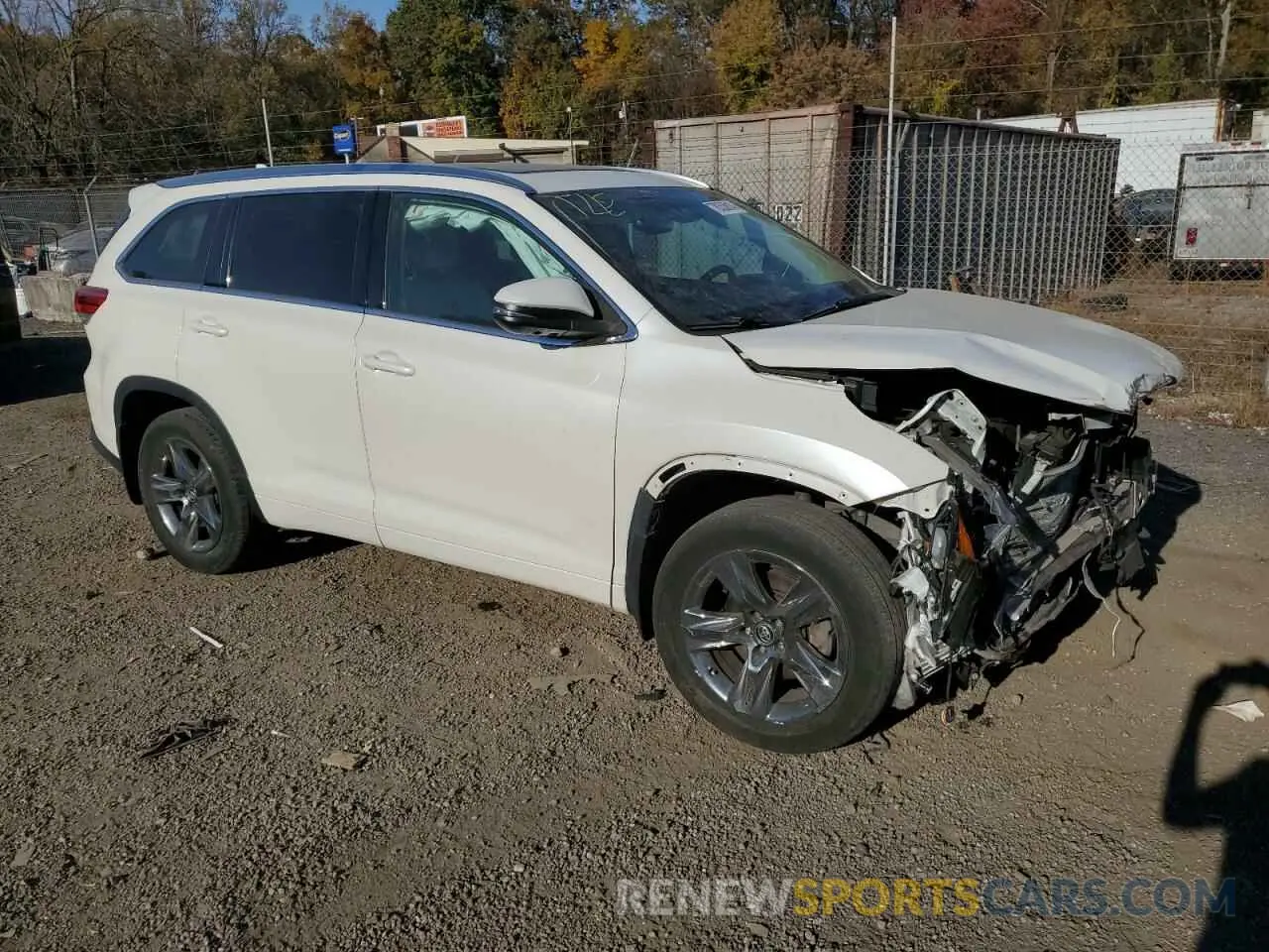 4 Photograph of a damaged car 5TDDZRFHXKS917357 TOYOTA HIGHLANDER 2019