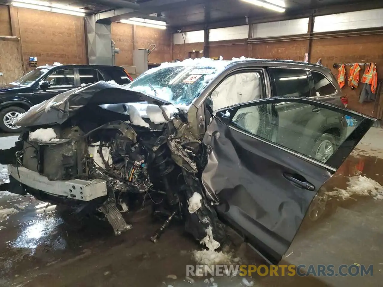 2 Photograph of a damaged car 5TDDZRFHXKS939942 TOYOTA HIGHLANDER 2019