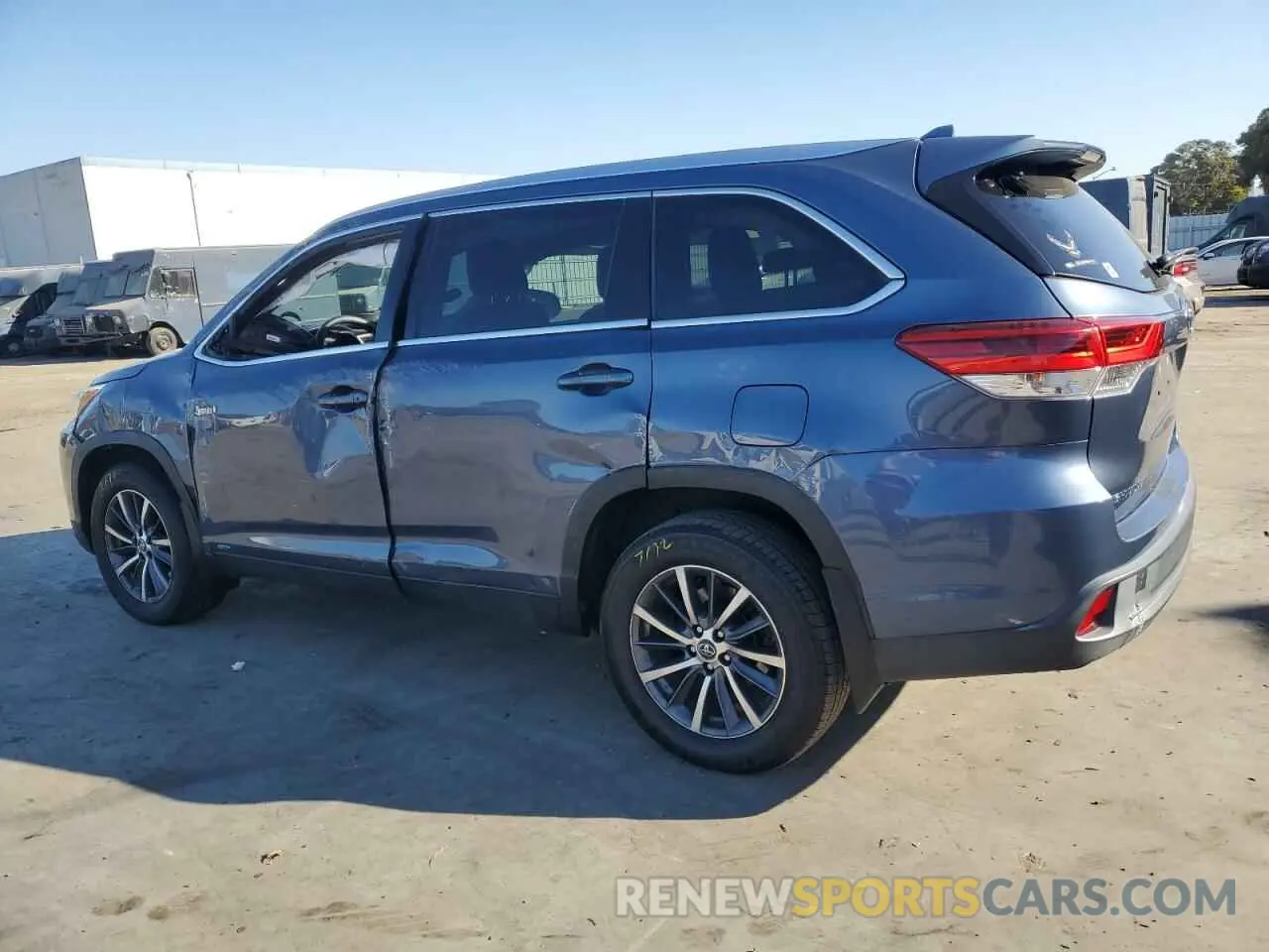 2 Photograph of a damaged car 5TDJGRFH0KS054500 TOYOTA HIGHLANDER 2019
