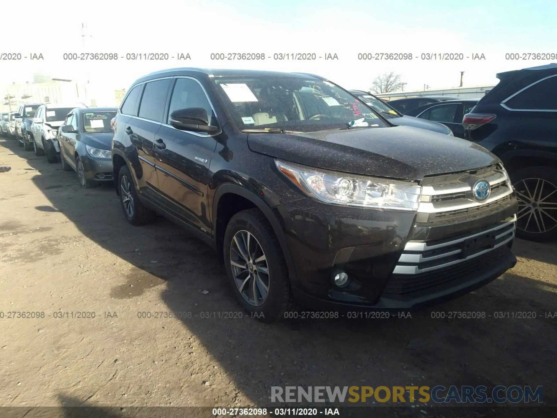 1 Photograph of a damaged car 5TDJGRFH0KS065142 TOYOTA HIGHLANDER 2019