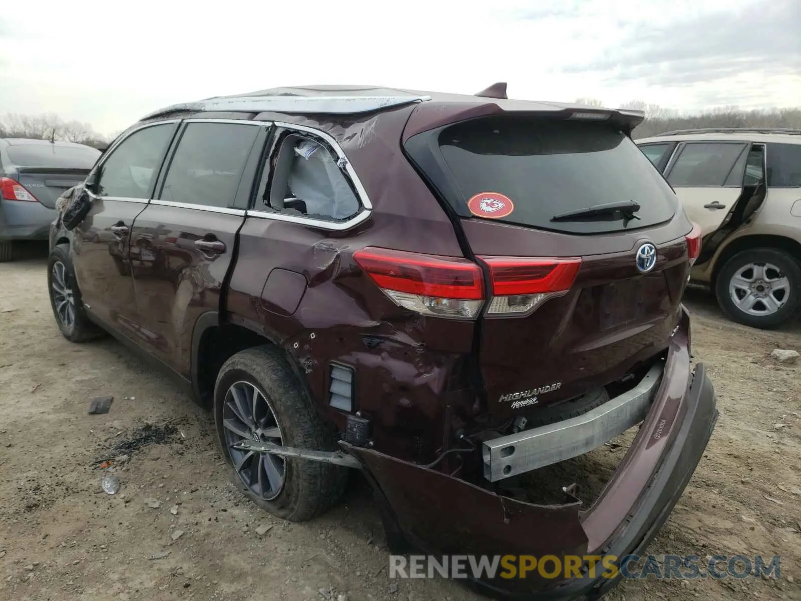 3 Photograph of a damaged car 5TDJGRFH2KS075784 TOYOTA HIGHLANDER 2019