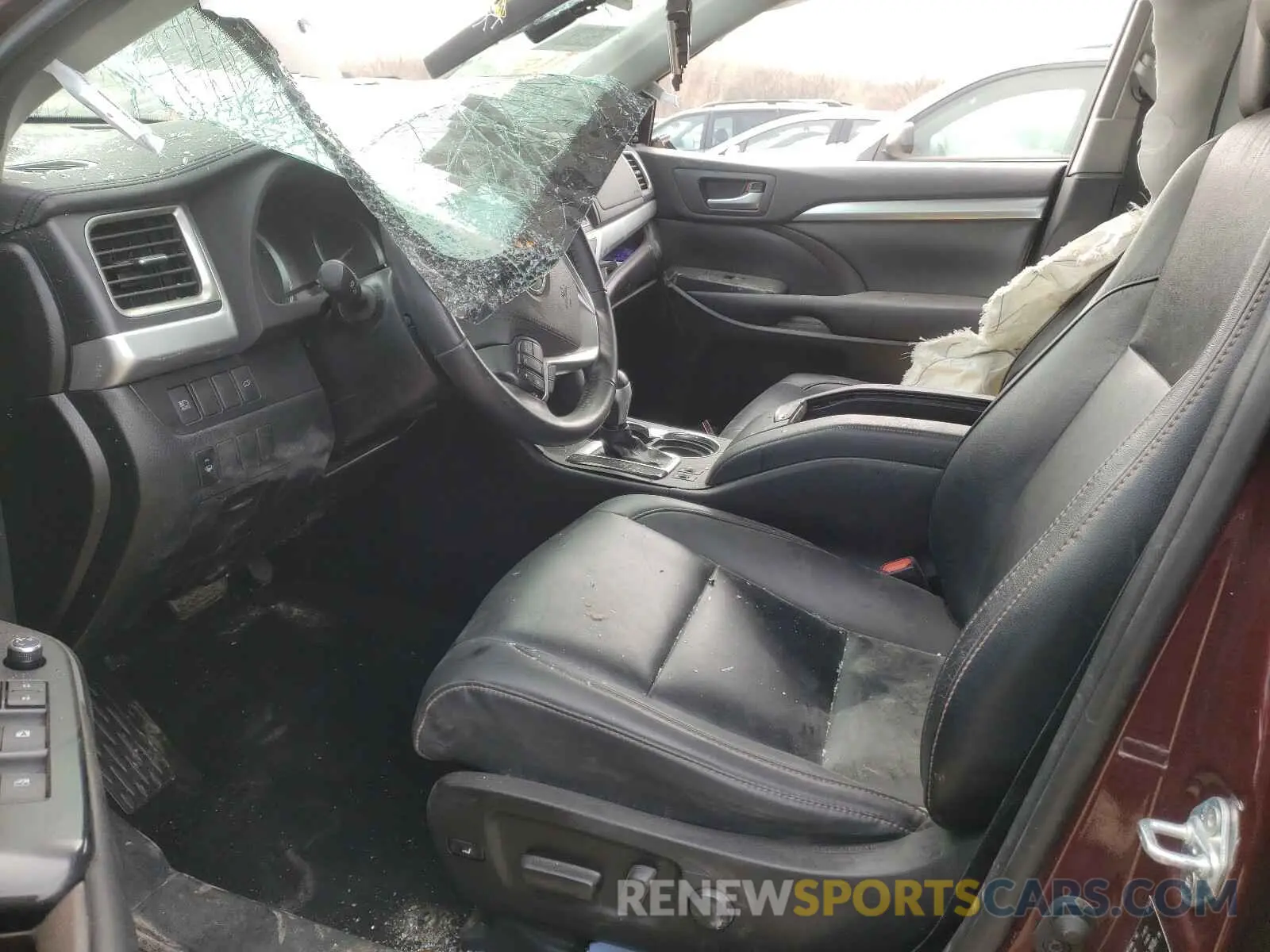 5 Photograph of a damaged car 5TDJGRFH2KS075784 TOYOTA HIGHLANDER 2019