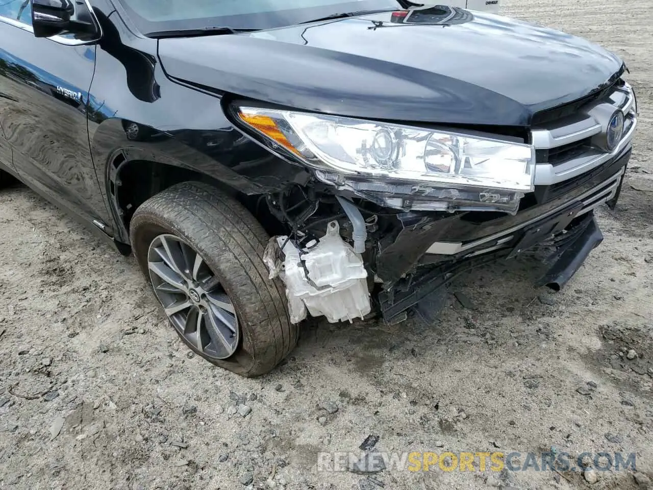9 Photograph of a damaged car 5TDJGRFH3KS073963 TOYOTA HIGHLANDER 2019