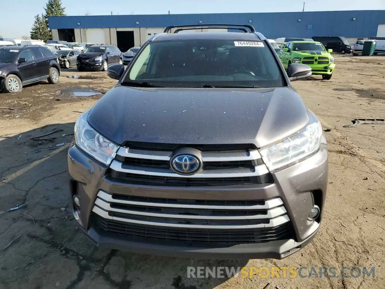 5 Photograph of a damaged car 5TDJGRFH4KS072823 TOYOTA HIGHLANDER 2019