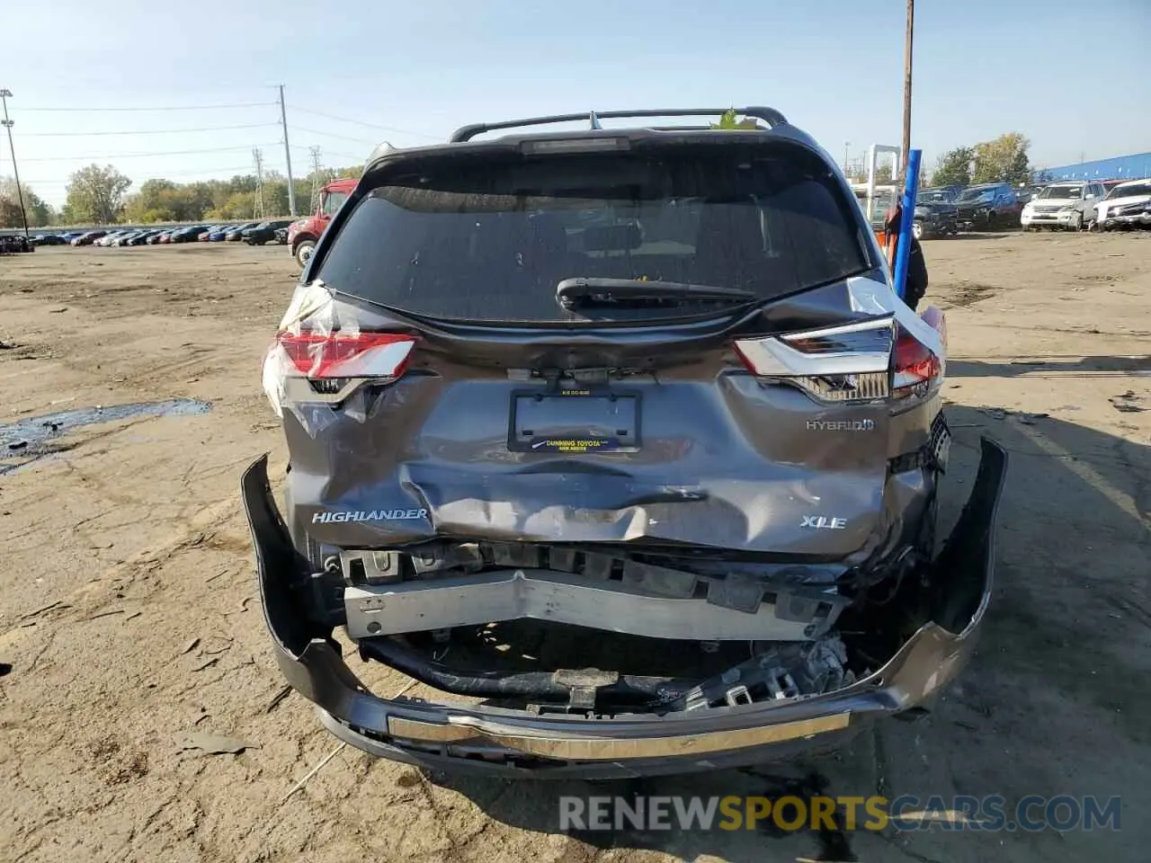 6 Photograph of a damaged car 5TDJGRFH4KS072823 TOYOTA HIGHLANDER 2019