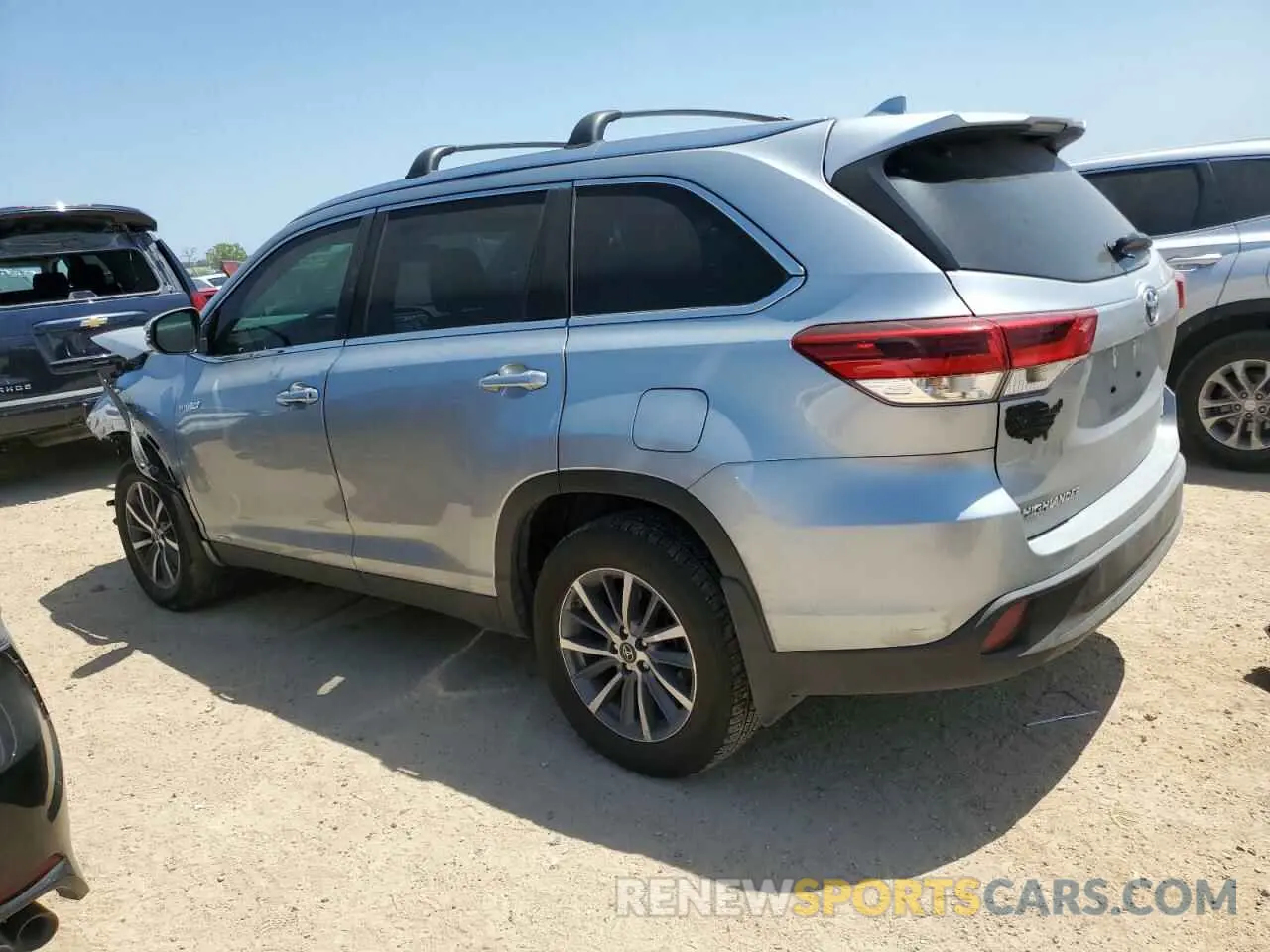 2 Photograph of a damaged car 5TDJGRFH7KS078034 TOYOTA HIGHLANDER 2019