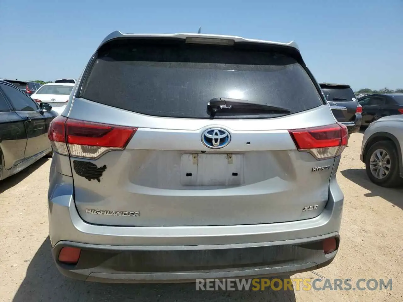 6 Photograph of a damaged car 5TDJGRFH7KS078034 TOYOTA HIGHLANDER 2019