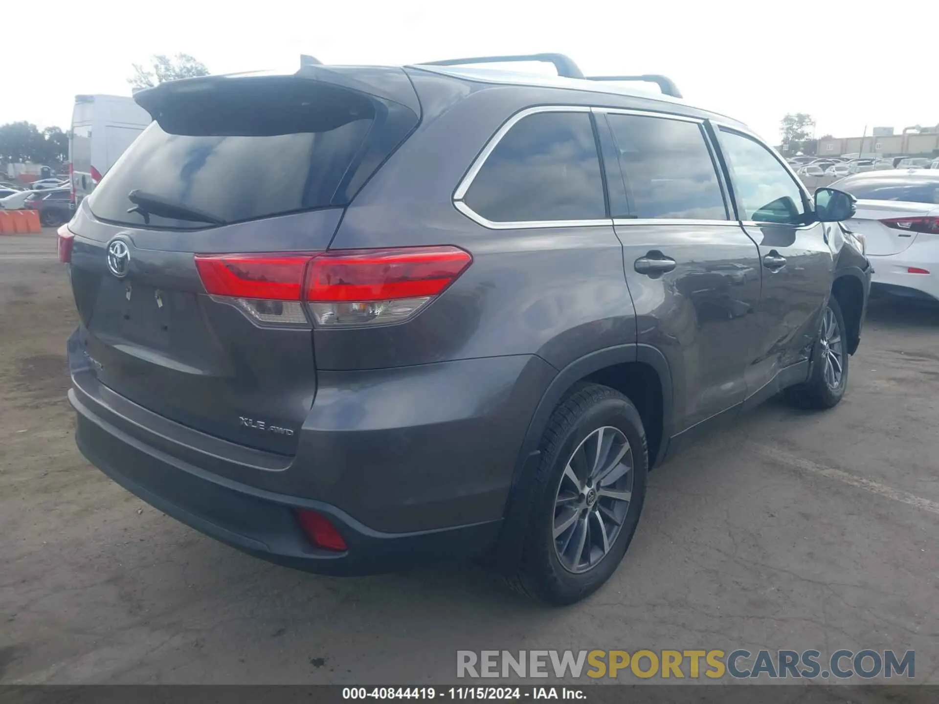 4 Фотография поврежденного автомобиля 5TDJZRFH0KS564520 TOYOTA HIGHLANDER 2019