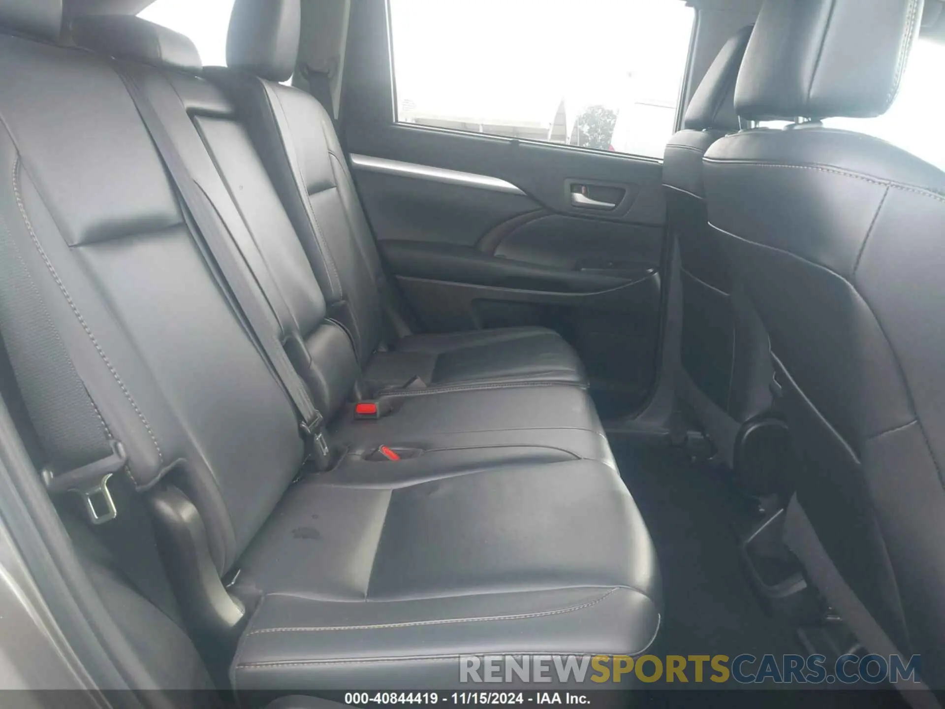 8 Фотография поврежденного автомобиля 5TDJZRFH0KS564520 TOYOTA HIGHLANDER 2019