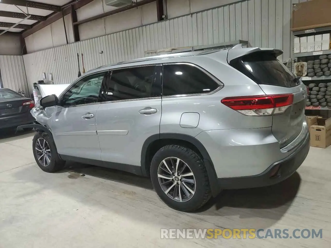 2 Фотография поврежденного автомобиля 5TDJZRFH0KS579924 TOYOTA HIGHLANDER 2019