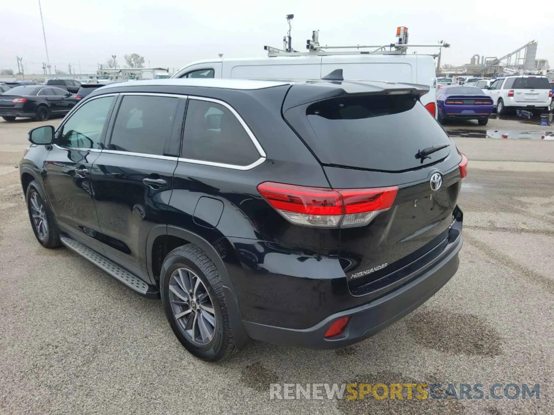 11 Фотография поврежденного автомобиля 5TDJZRFH0KS585271 TOYOTA HIGHLANDER 2019