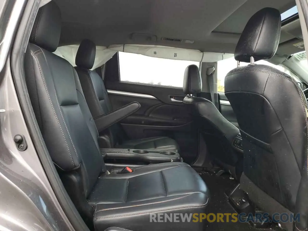 11 Фотография поврежденного автомобиля 5TDJZRFH0KS585593 TOYOTA HIGHLANDER 2019
